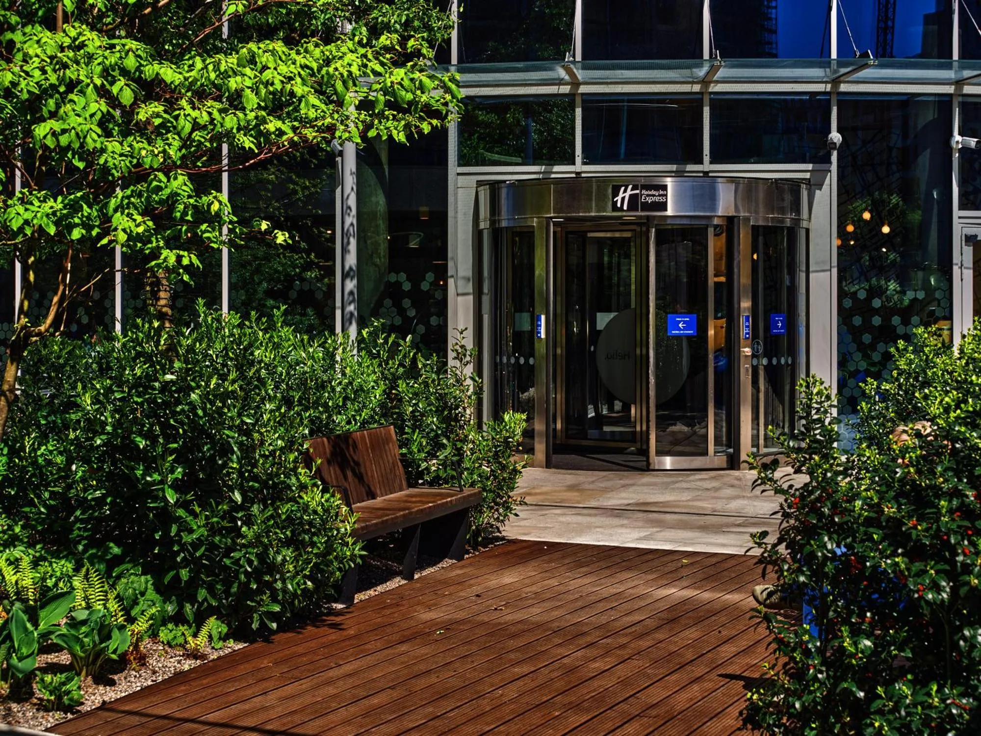 Property building in Holiday Inn Express - Warsaw - The HUB by IHG