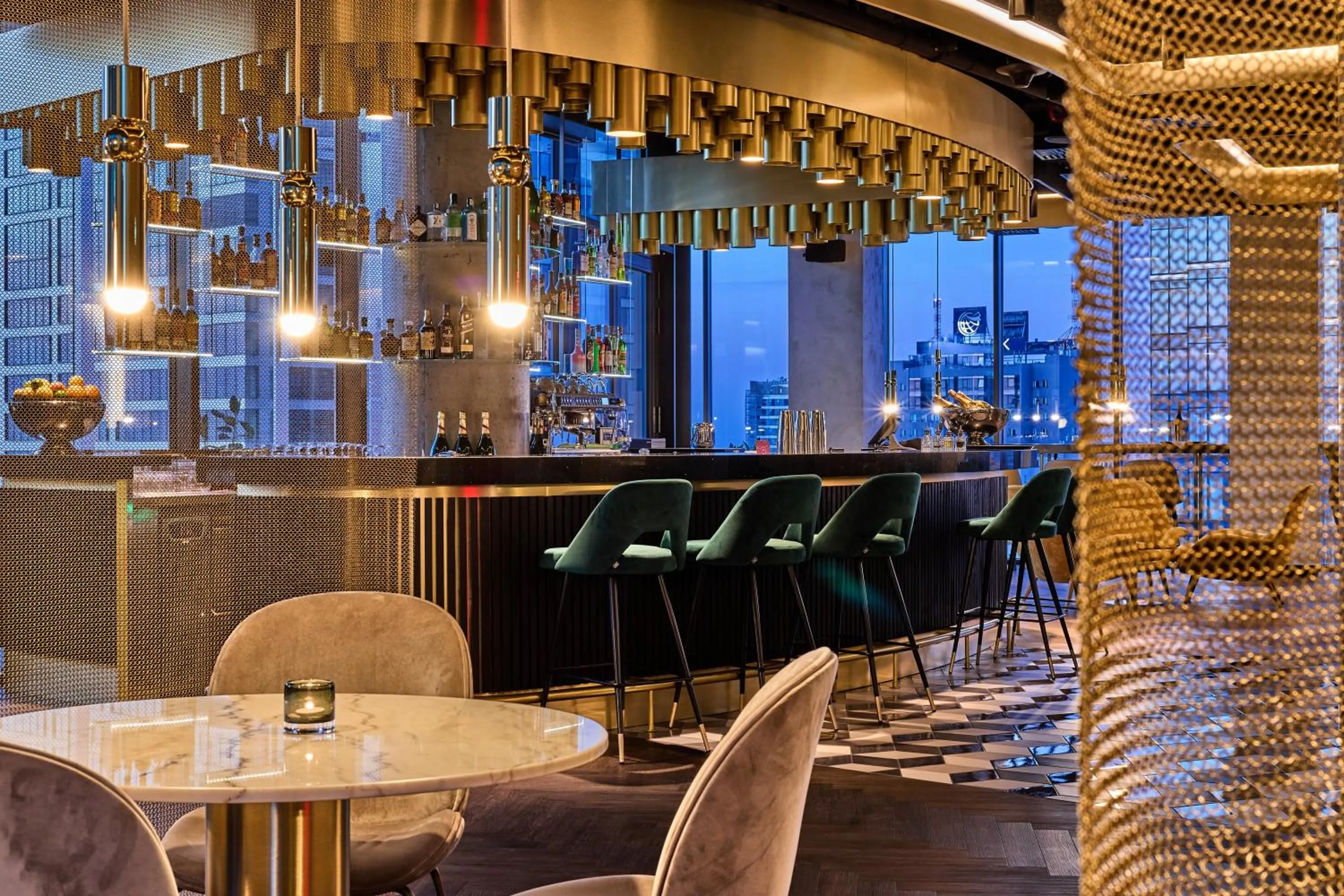 Food and drinks in Holiday Inn Express - Warsaw - The HUB by IHG