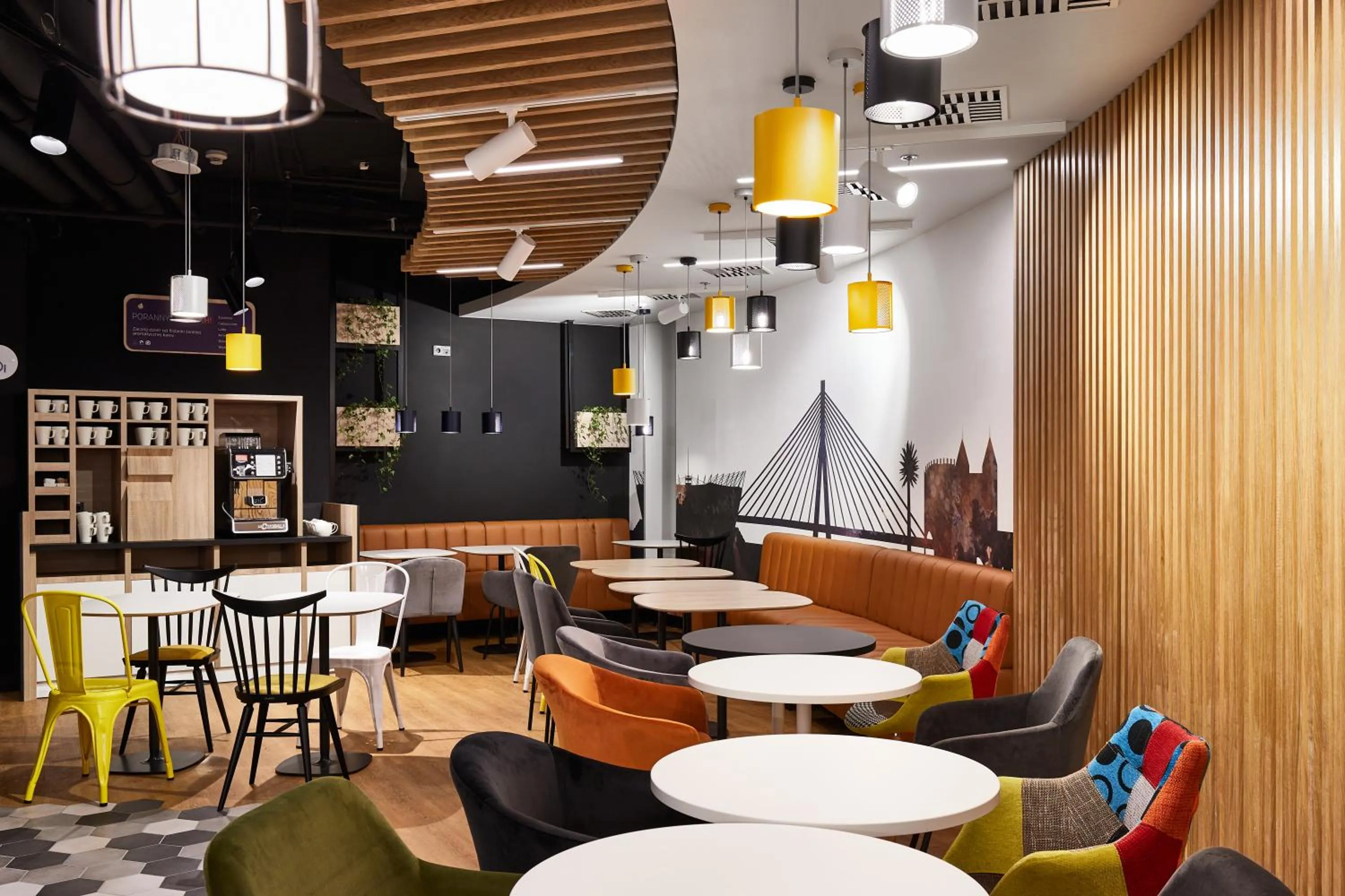 Restaurant/places to eat in Holiday Inn Express - Warsaw - The HUB by IHG