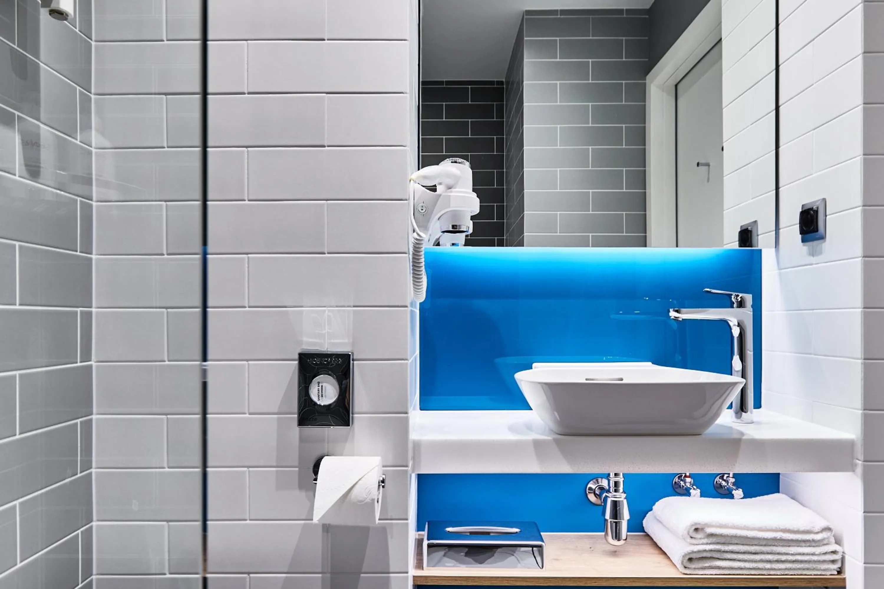 Bathroom in Holiday Inn Express - Warsaw - The HUB by IHG