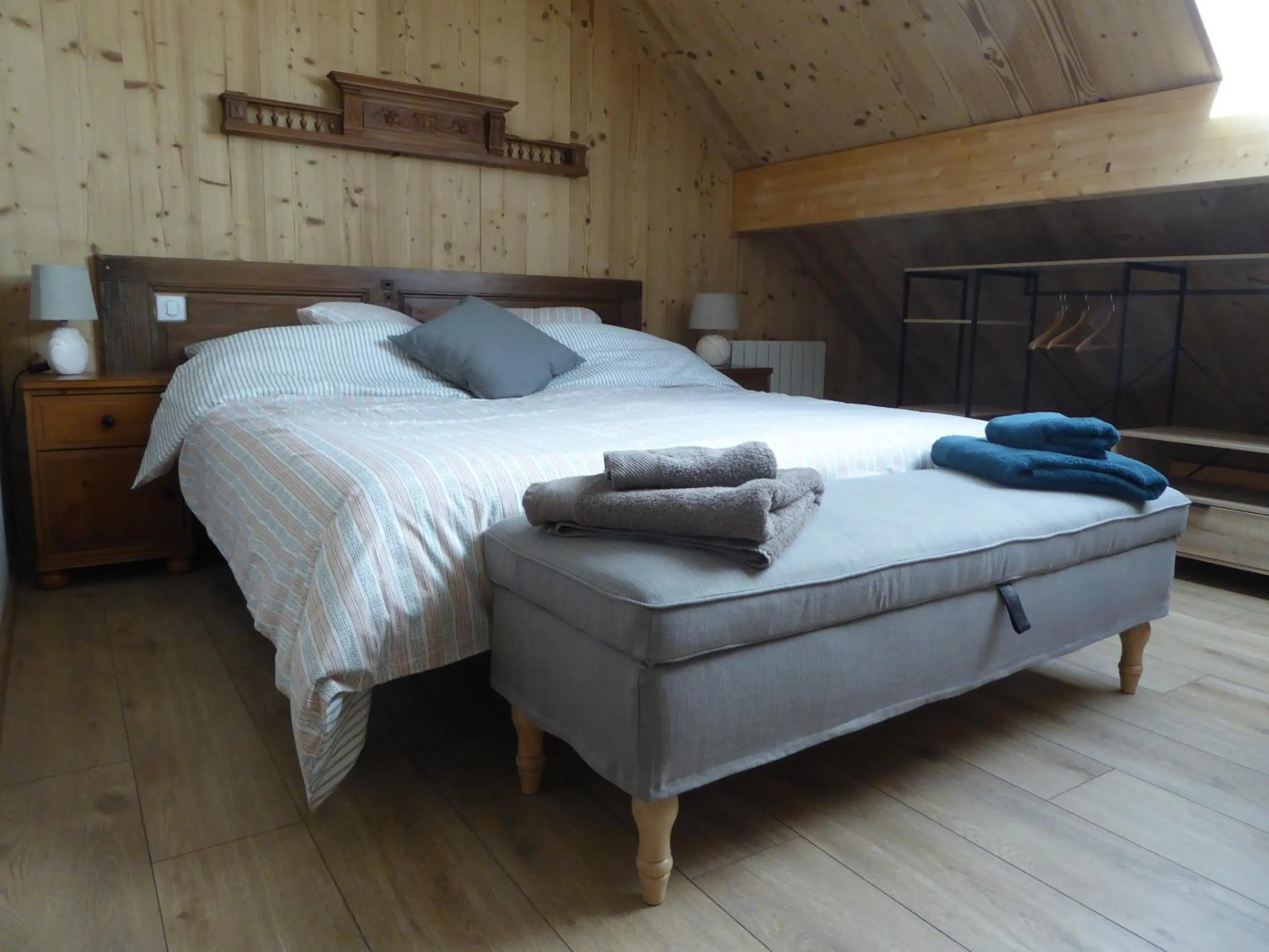 Bedroom, Bed in Ferme de la grande Moucherolle