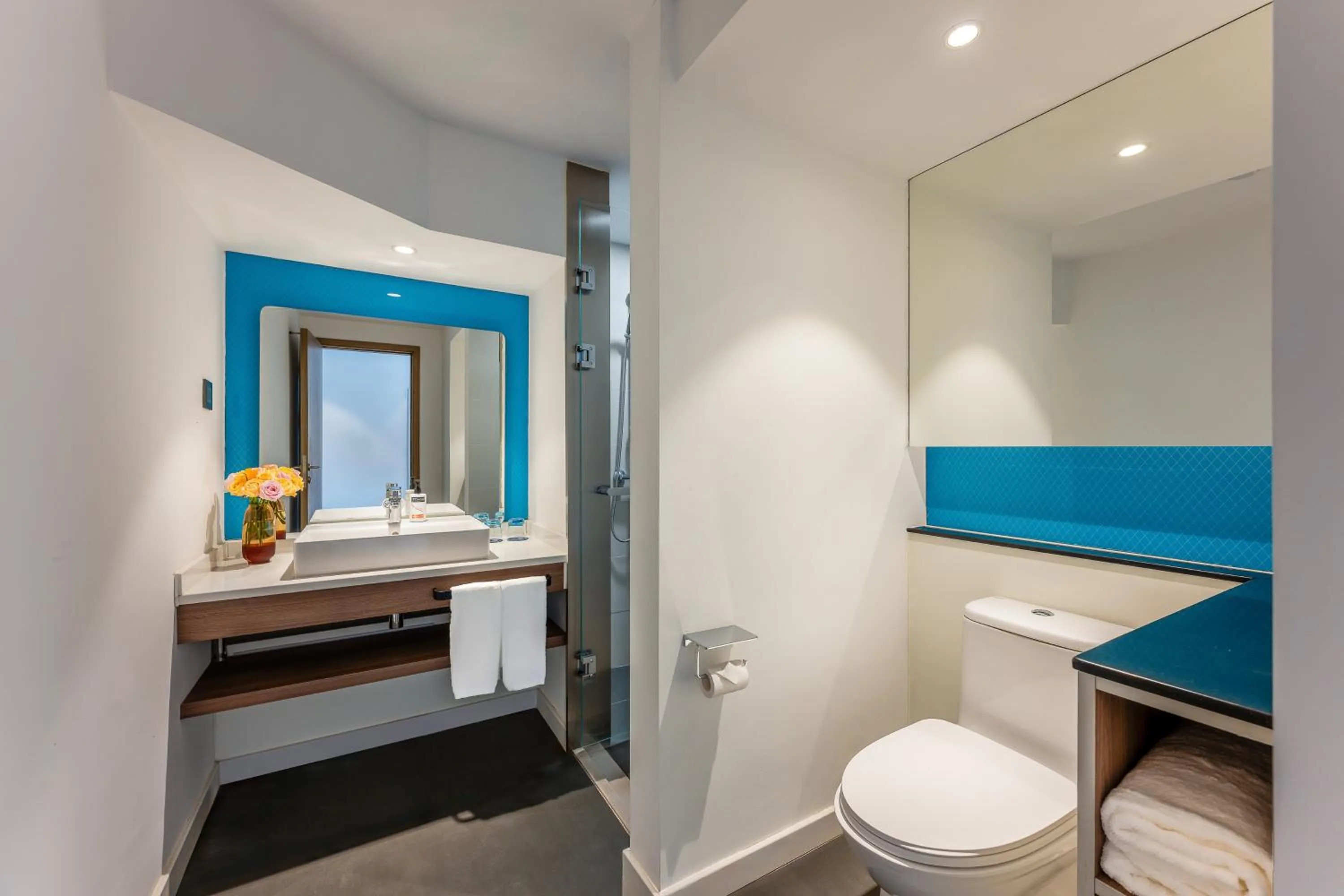 Photo of the whole room in Holiday Inn Express Tianjin Airport East by IHG