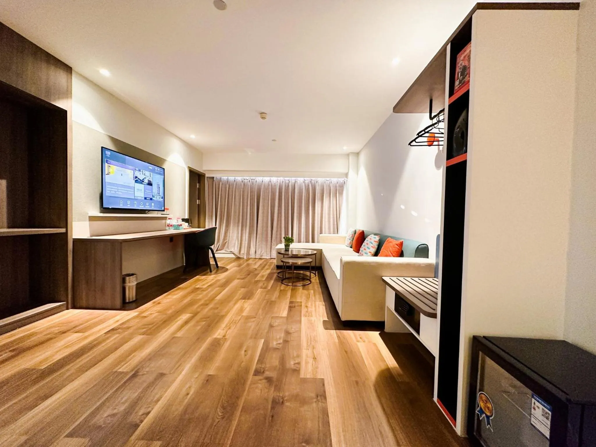 Photo of the whole room, Bed in Holiday Inn Express Tianjin Airport East by IHG