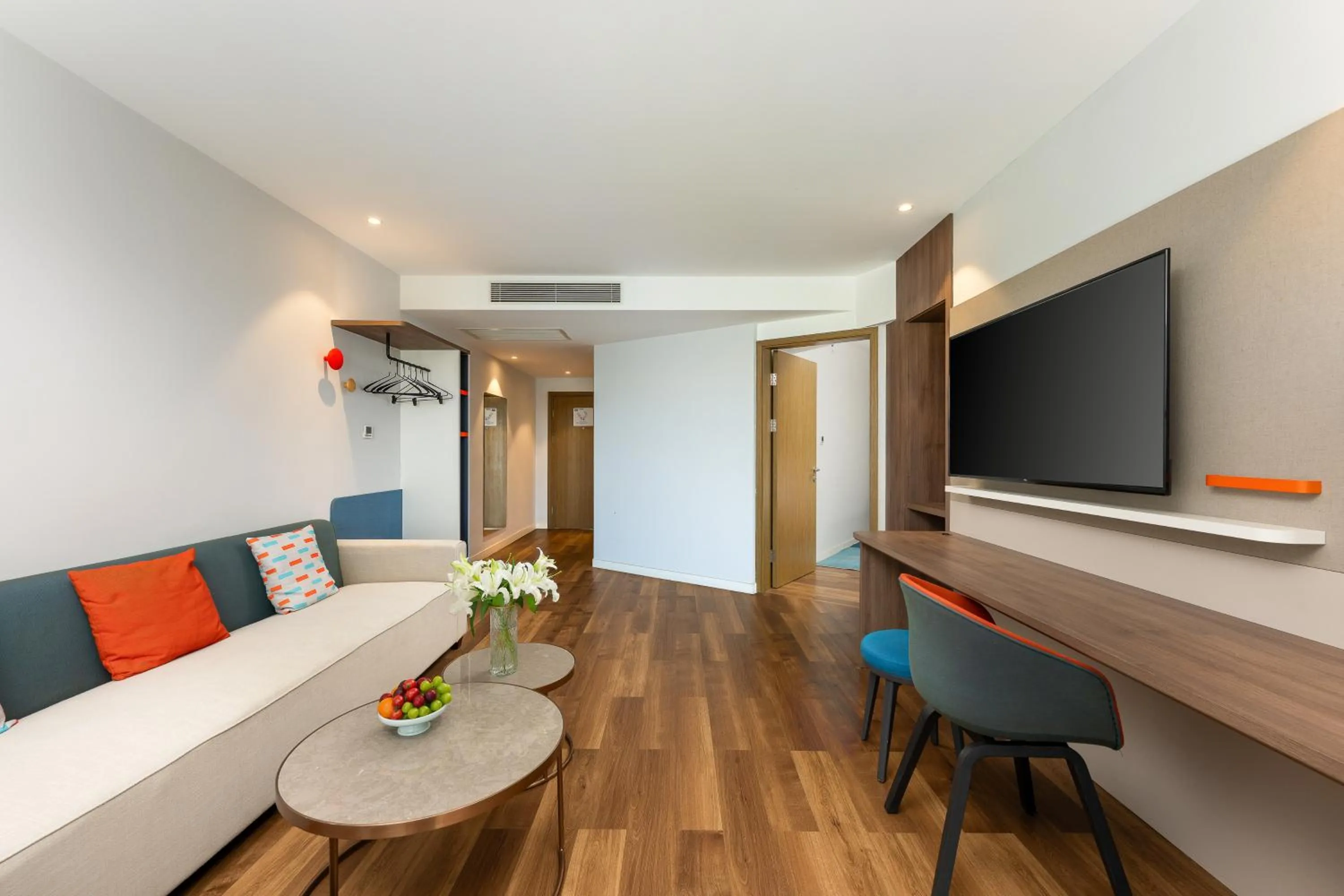 Photo of the whole room in Holiday Inn Express Tianjin Airport East by IHG