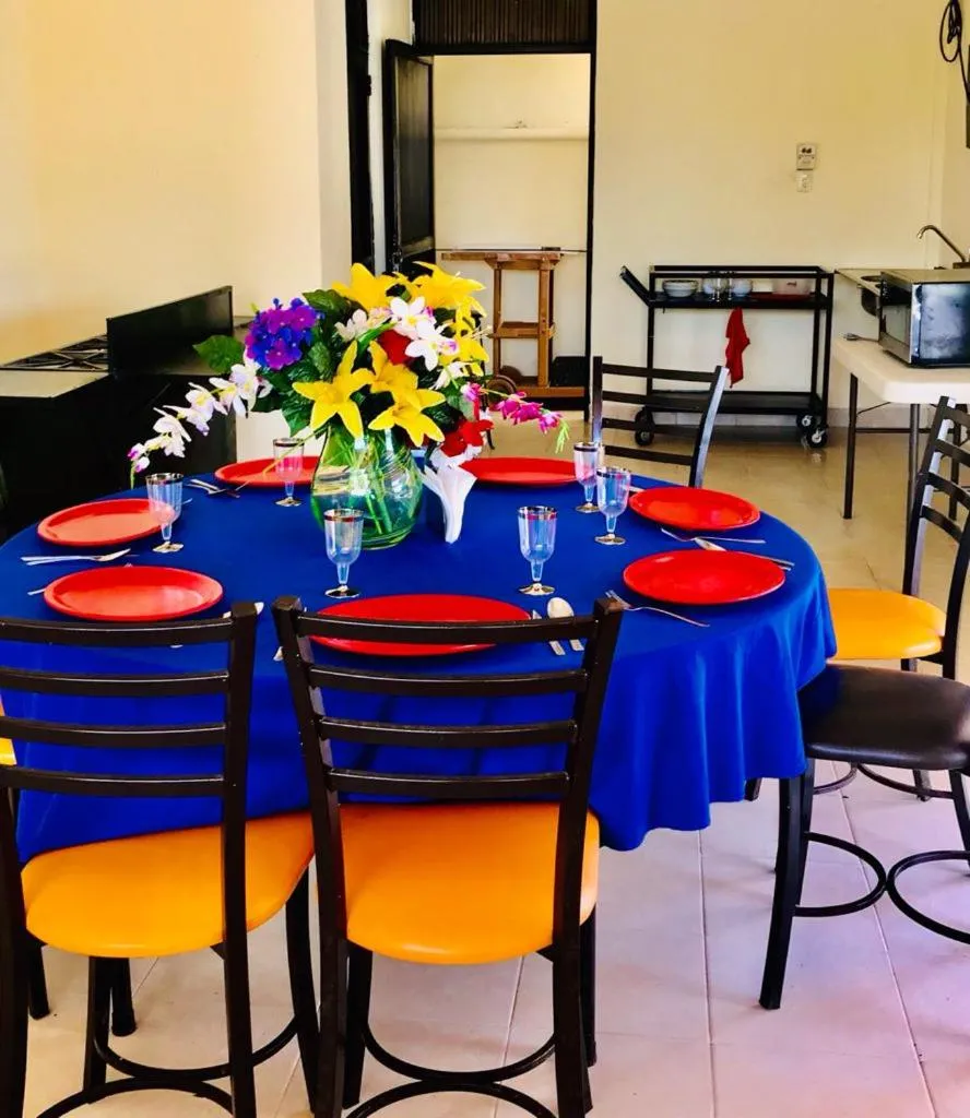 Restaurant/places to eat in Hotel Sociedad y Maristas