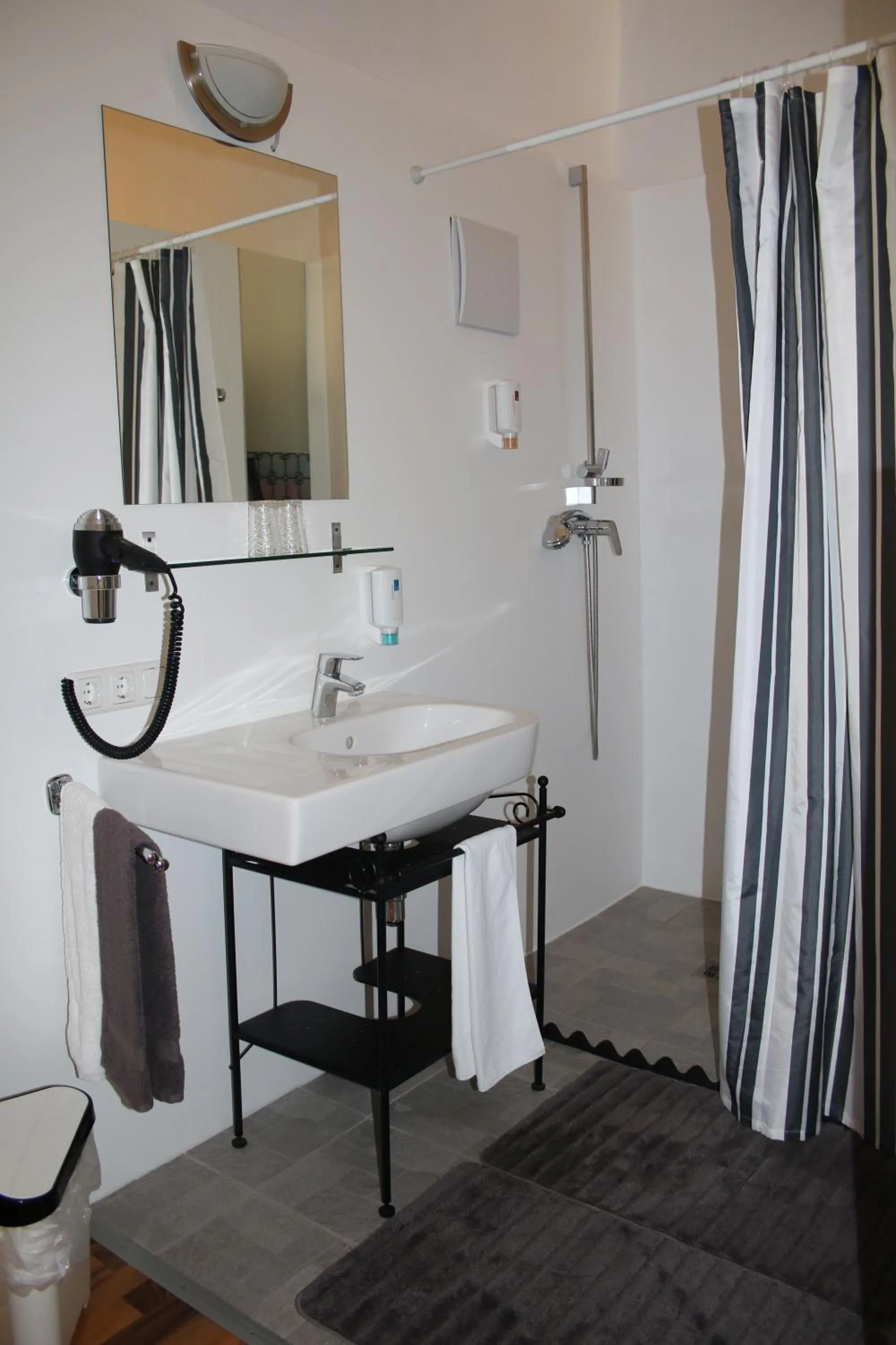 Bathroom in Hotel im Stift Neuberg