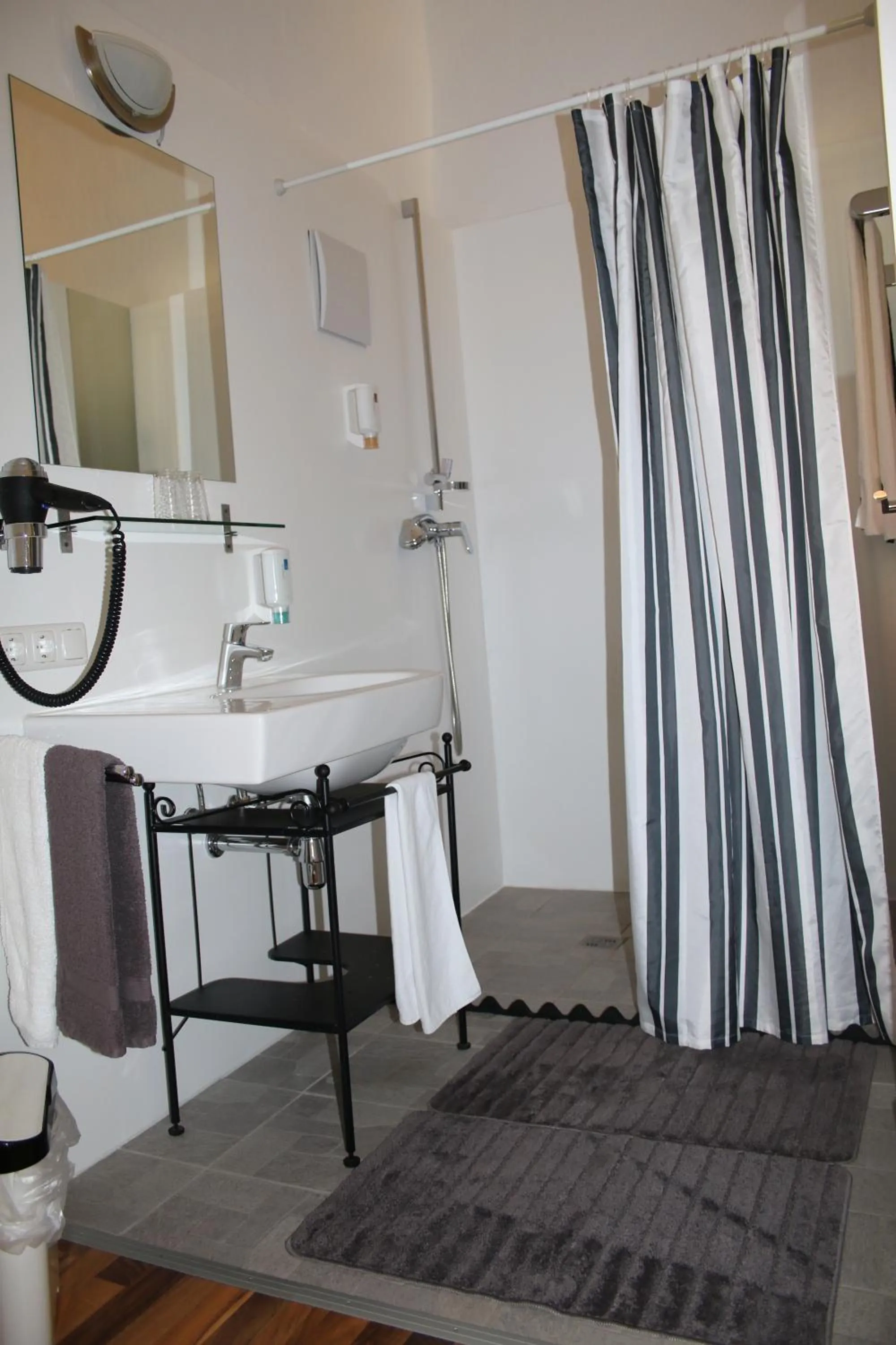 Bathroom in Hotel im Stift Neuberg