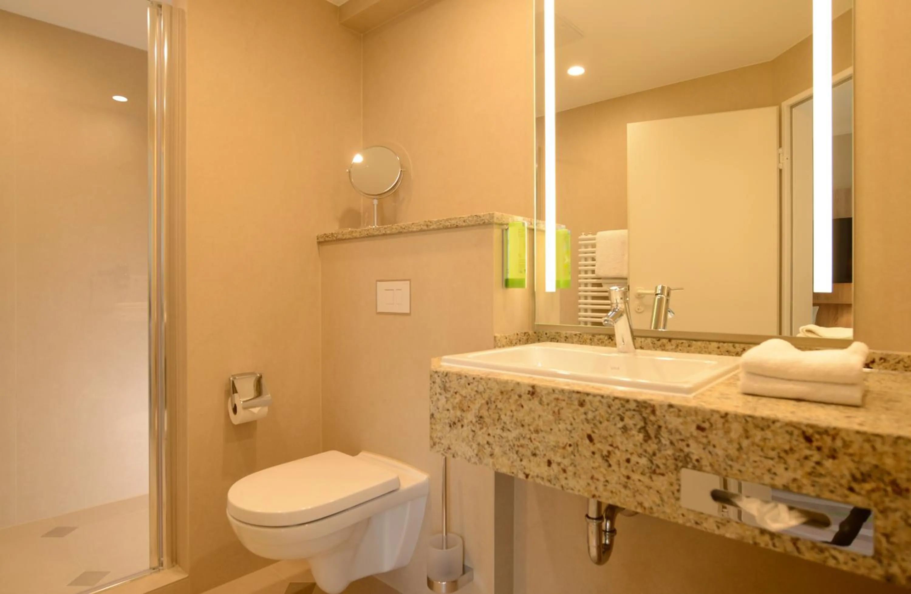 Toilet in Seehotel Grossherzog von Mecklenburg