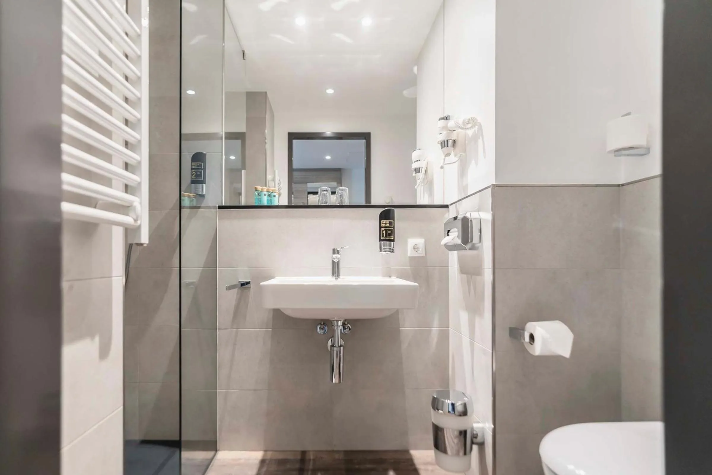 Toilet in Abasto Hotel München Feldmoching