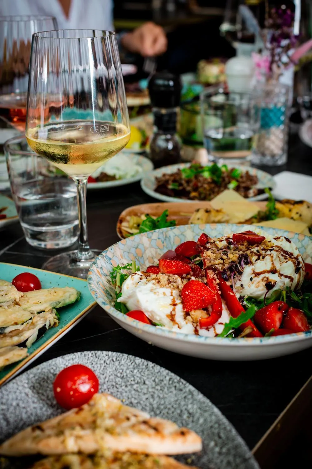 Restaurant/places to eat in Abasto Hotel München Feldmoching