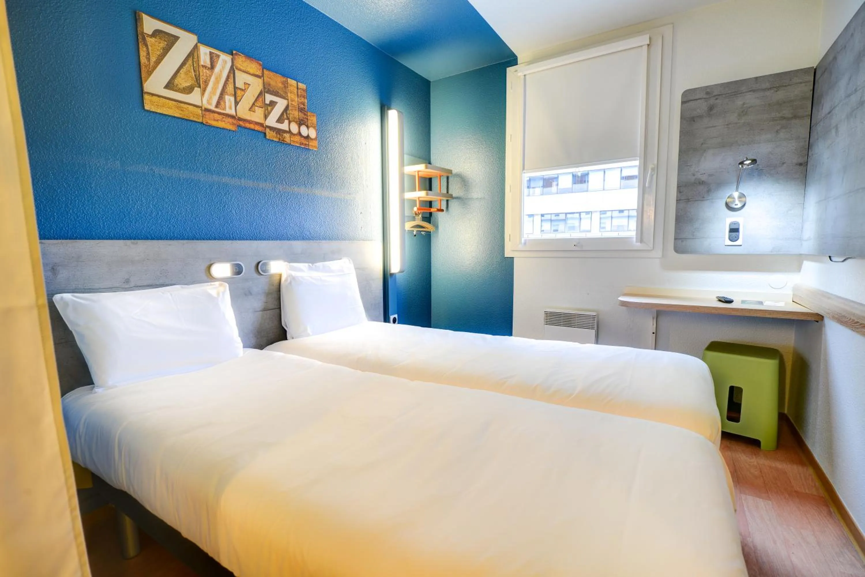 Bed in ibis budget Rueil Malmaison