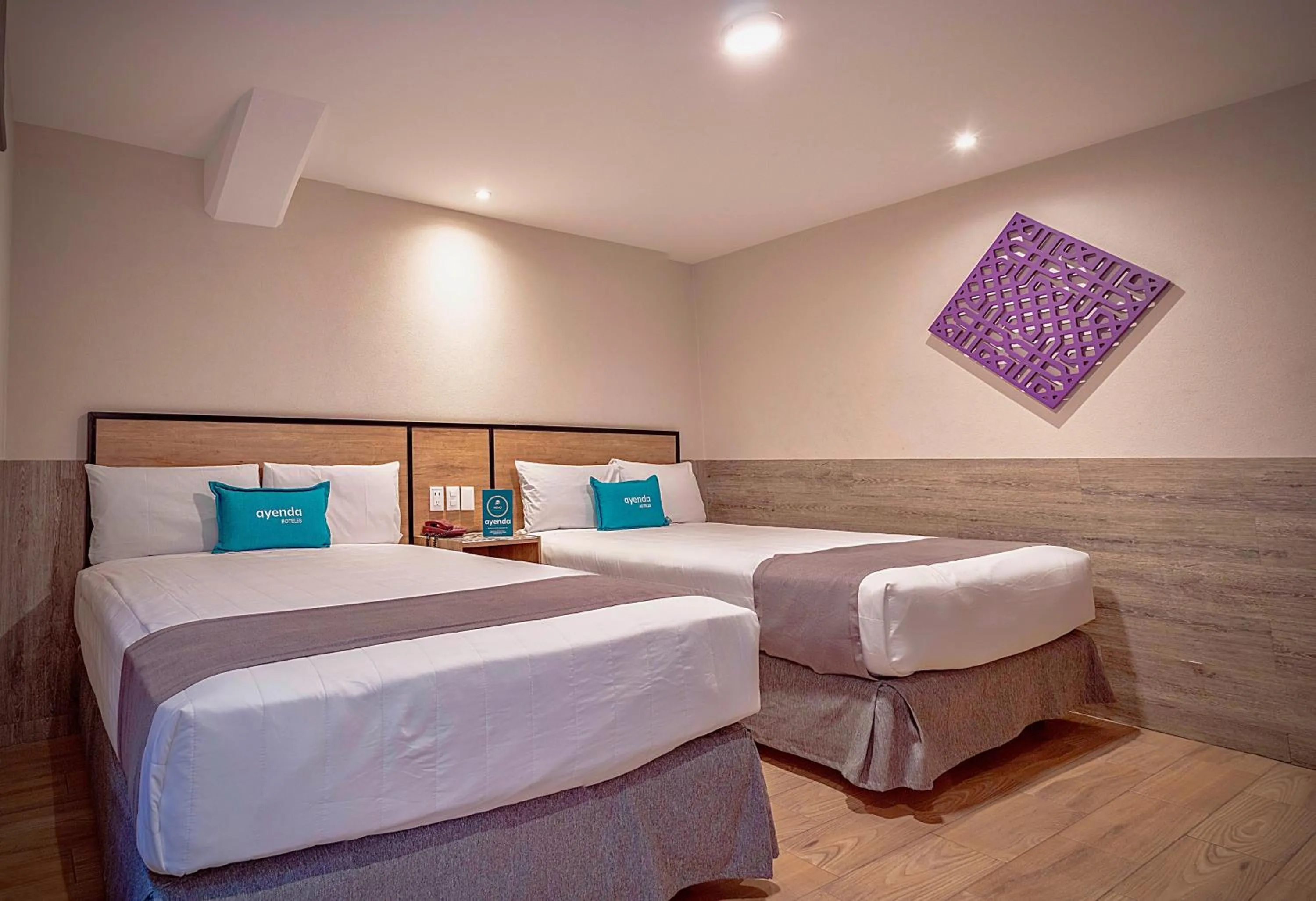 Bed in Continental Mexicano