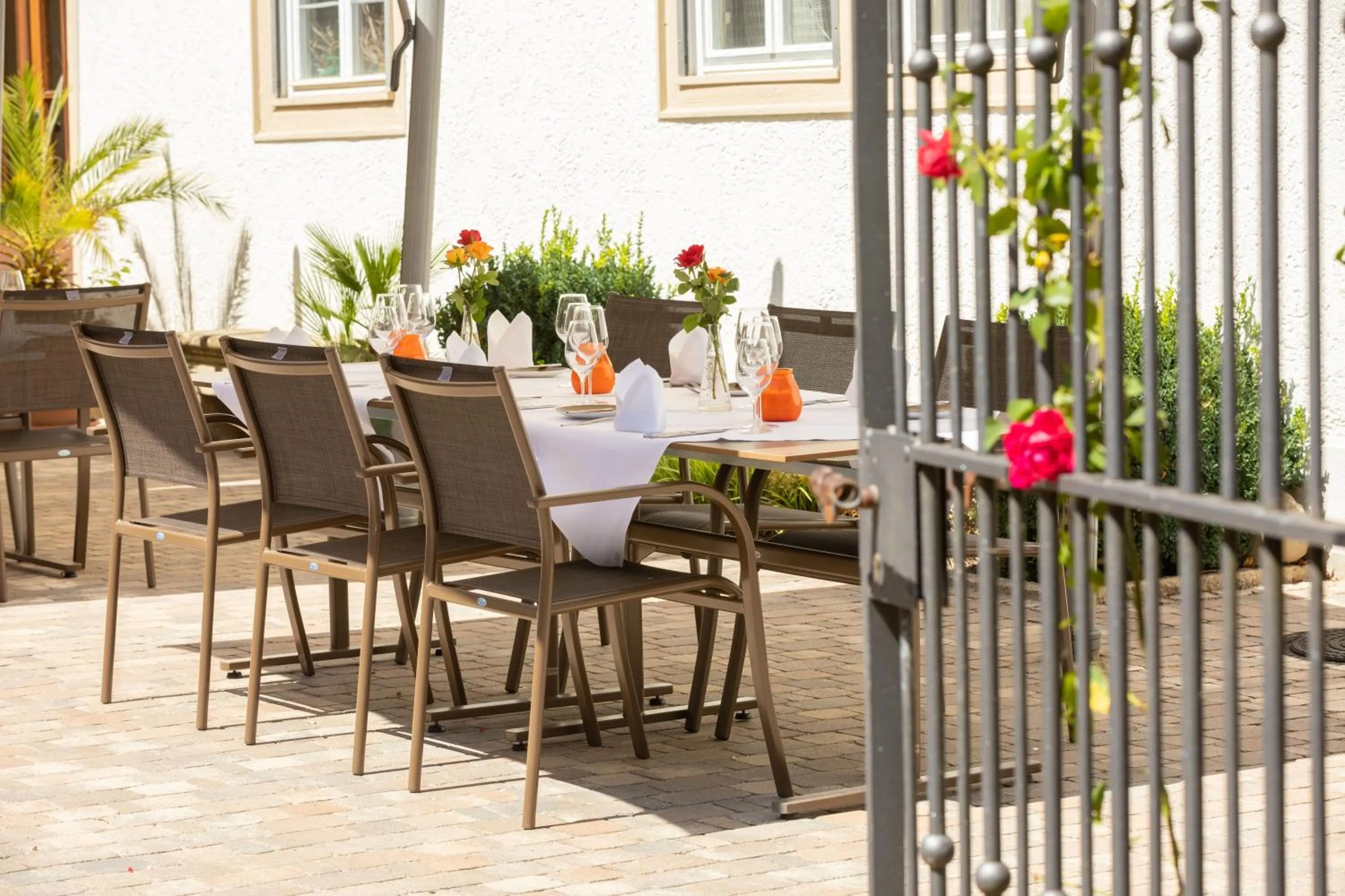 Restaurant/places to eat in Schloss Döttingen