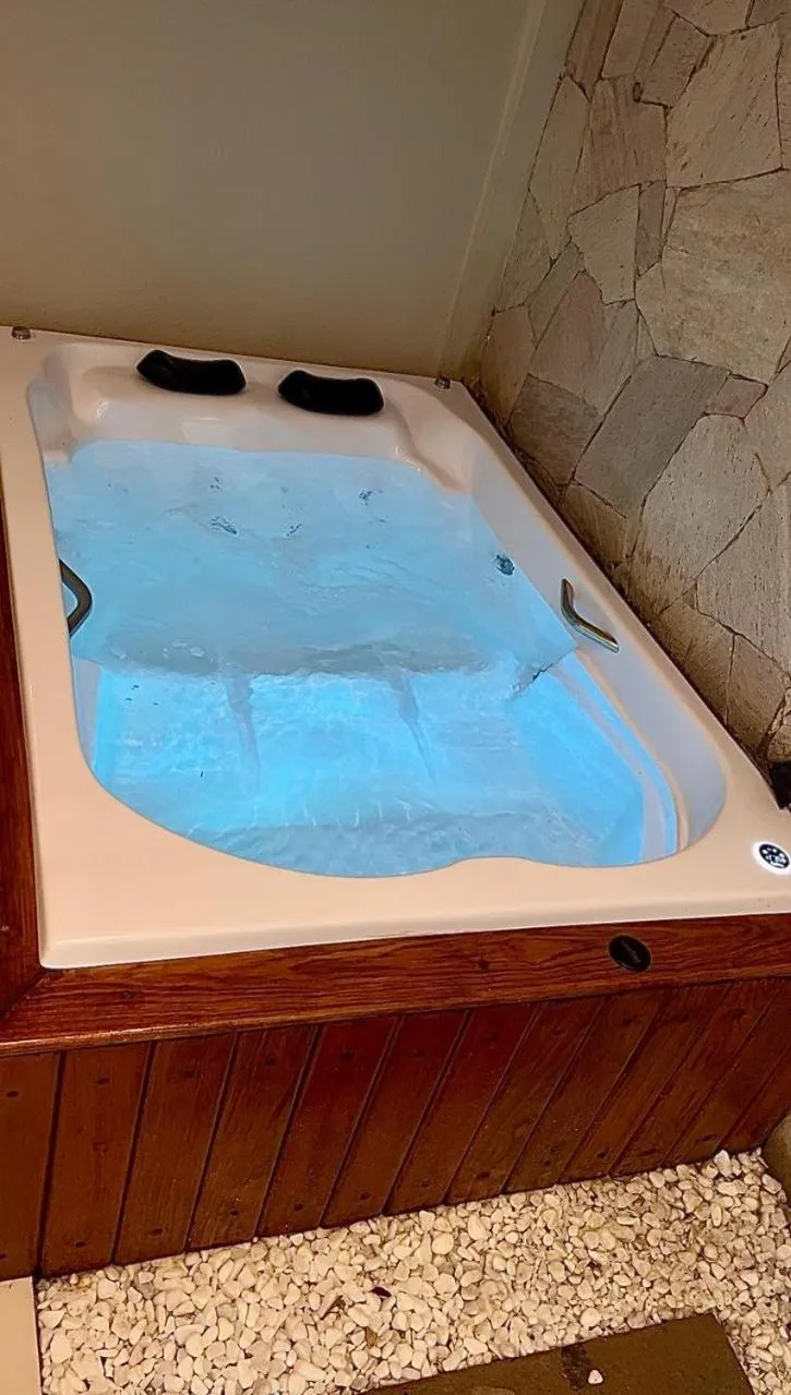 Hot Tub in Pousada Maré do Francês