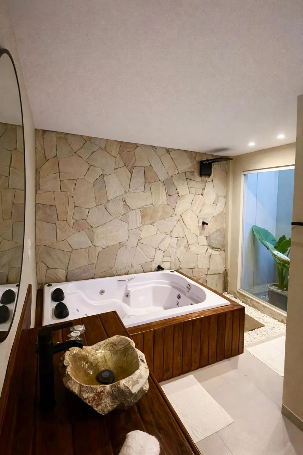 Hot Tub in Pousada Maré do Francês