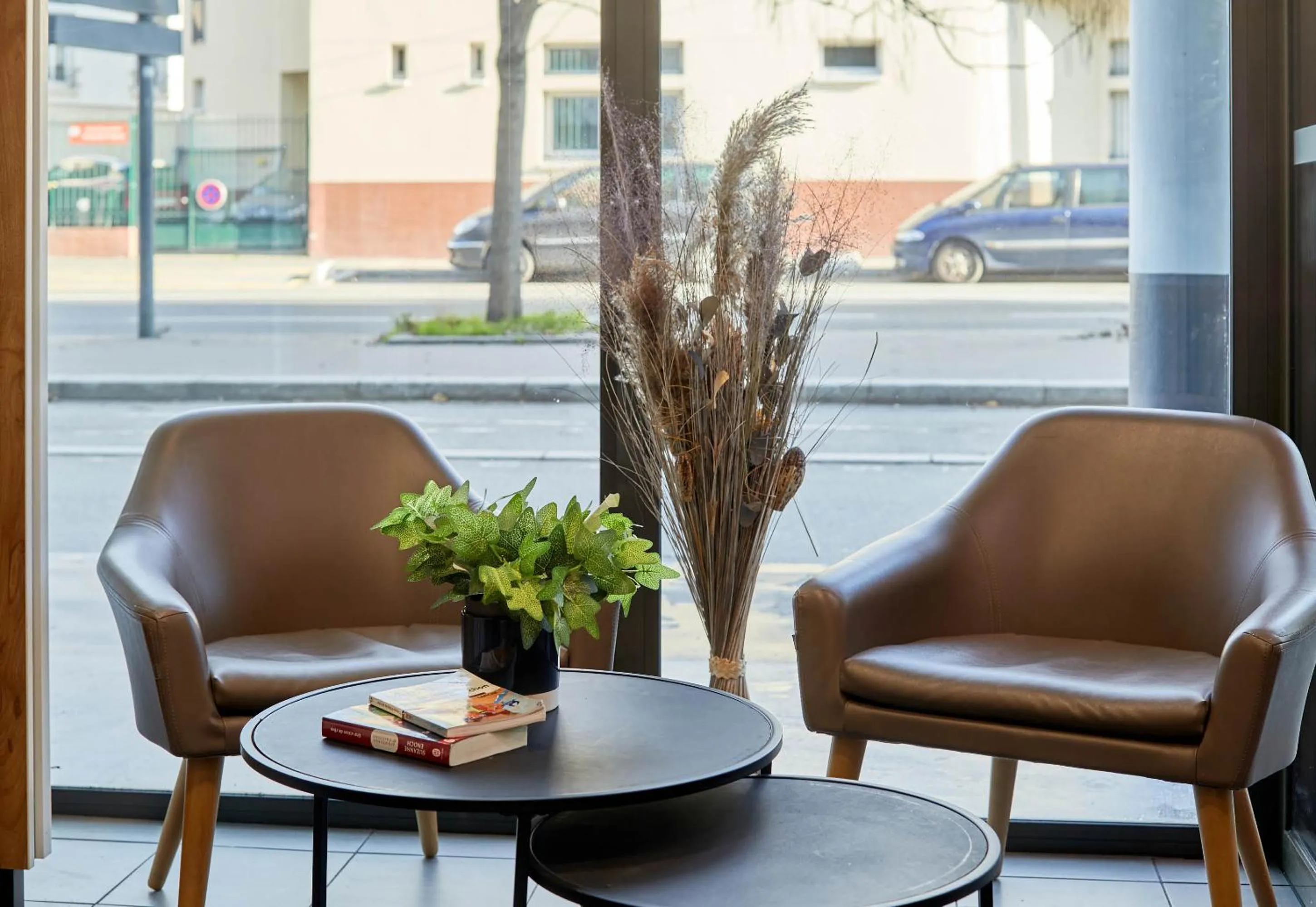 Seating area in B&B HOTEL Paris Saint-Denis Pleyel