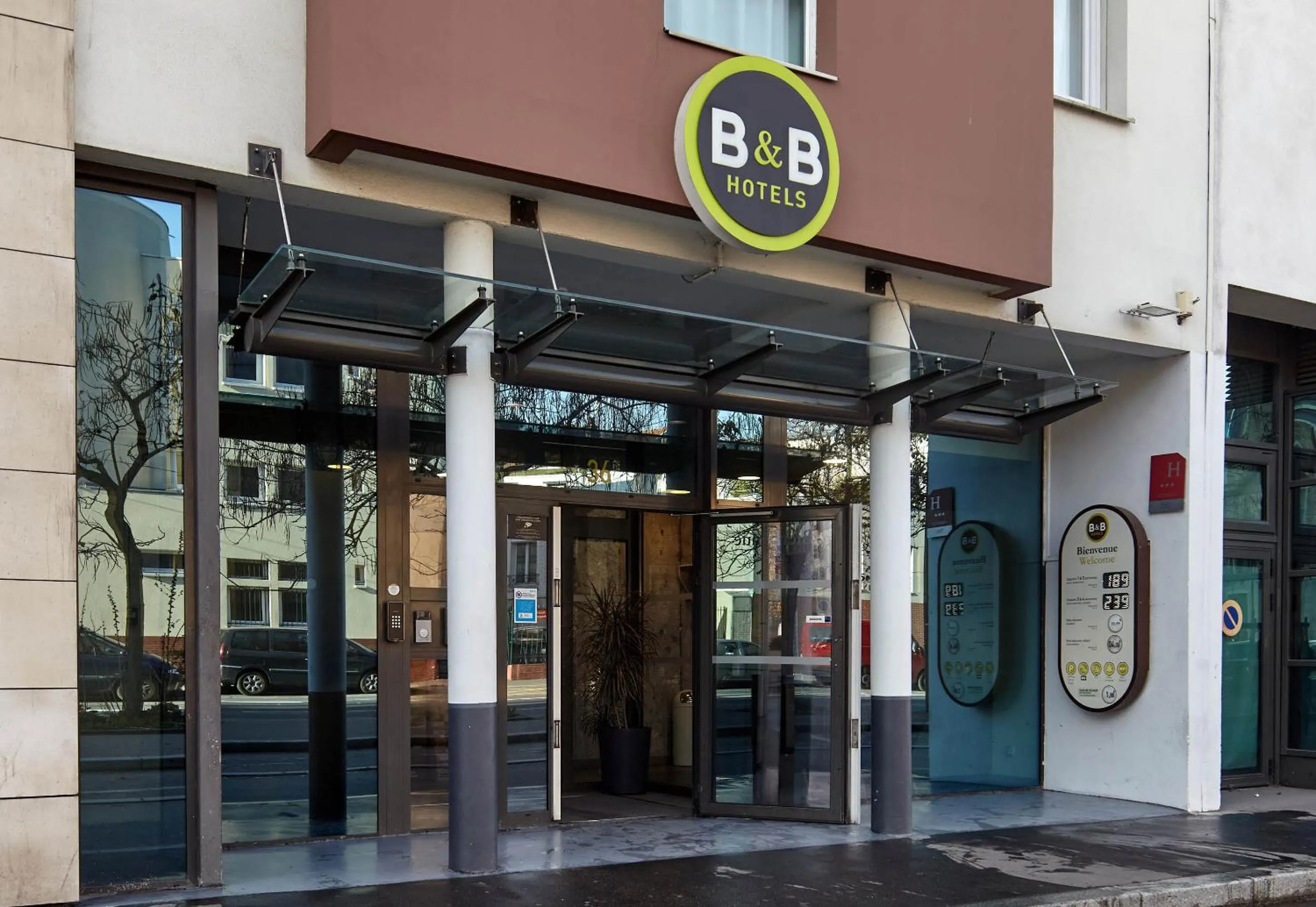 Facade/entrance in B&B HOTEL Paris Saint-Denis Pleyel