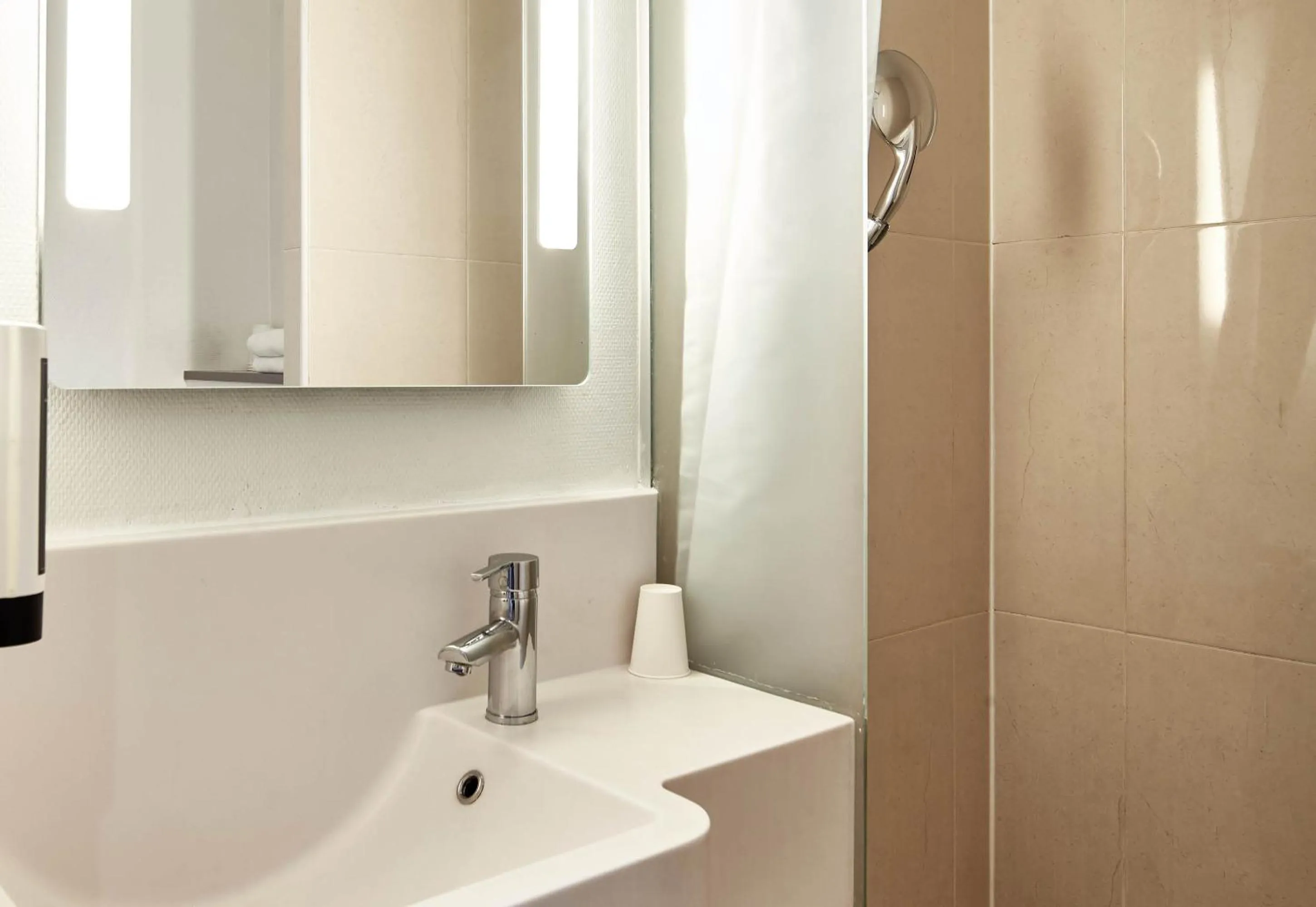 Bathroom in B&B HOTEL Paris Saint-Denis Pleyel