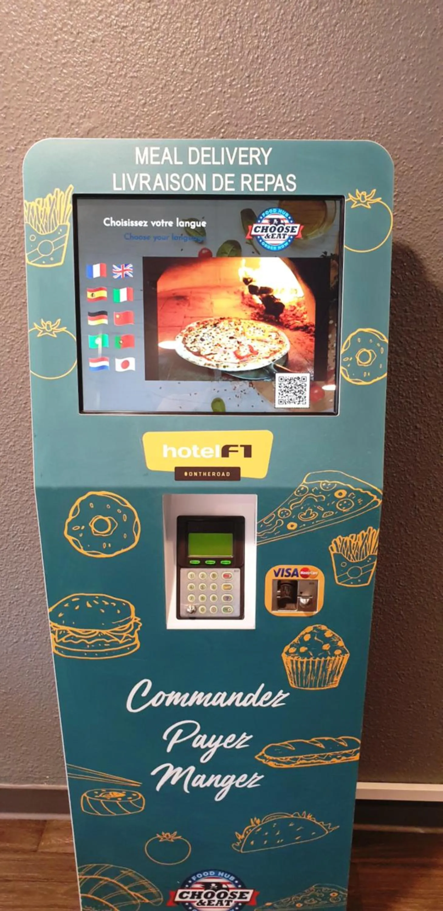 Staff in hotelF1 Paris Gennevilliers, 4 Rue Georges Corète 92230 Gennevilliers