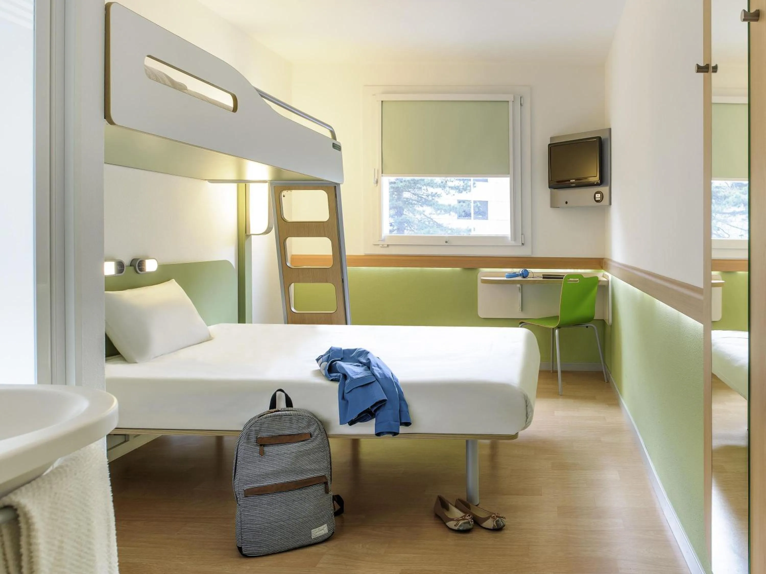 Bedroom, Bed in ibis Budget Gennevilliers Asnieres
