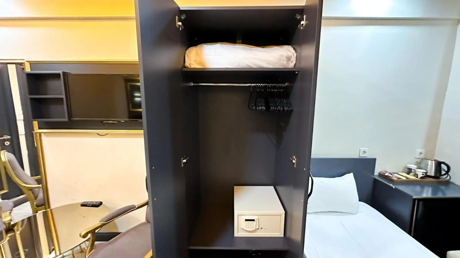 DNZ TAXIM FERİDİYE HoTEL