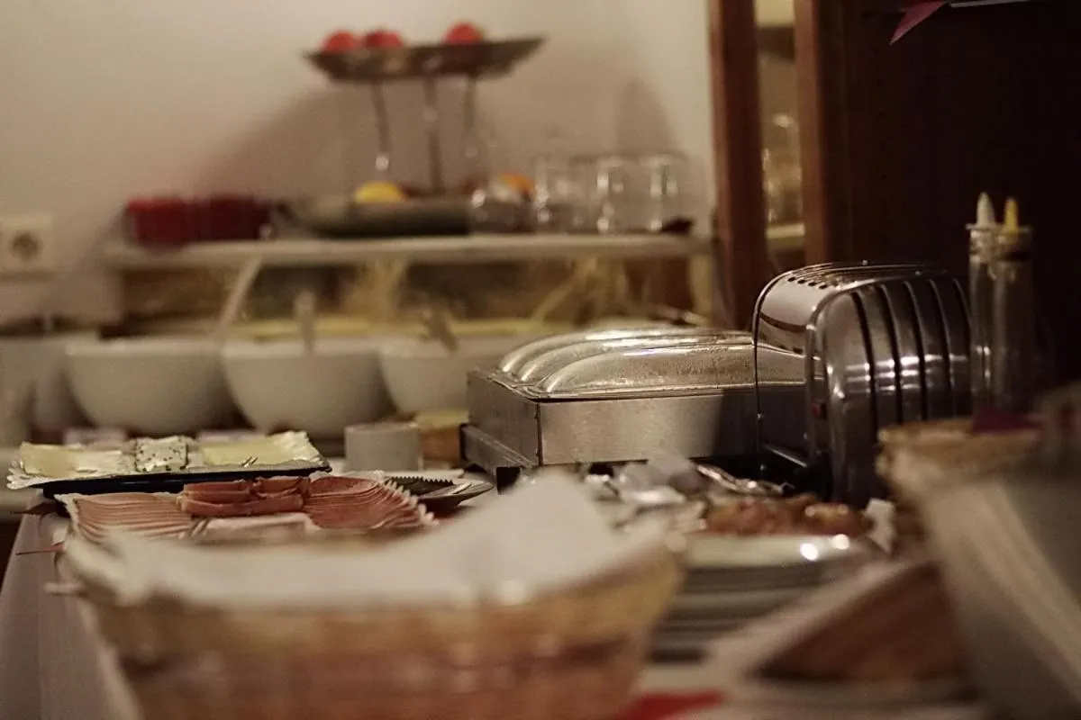 Buffet breakfast in Hotel Baeren