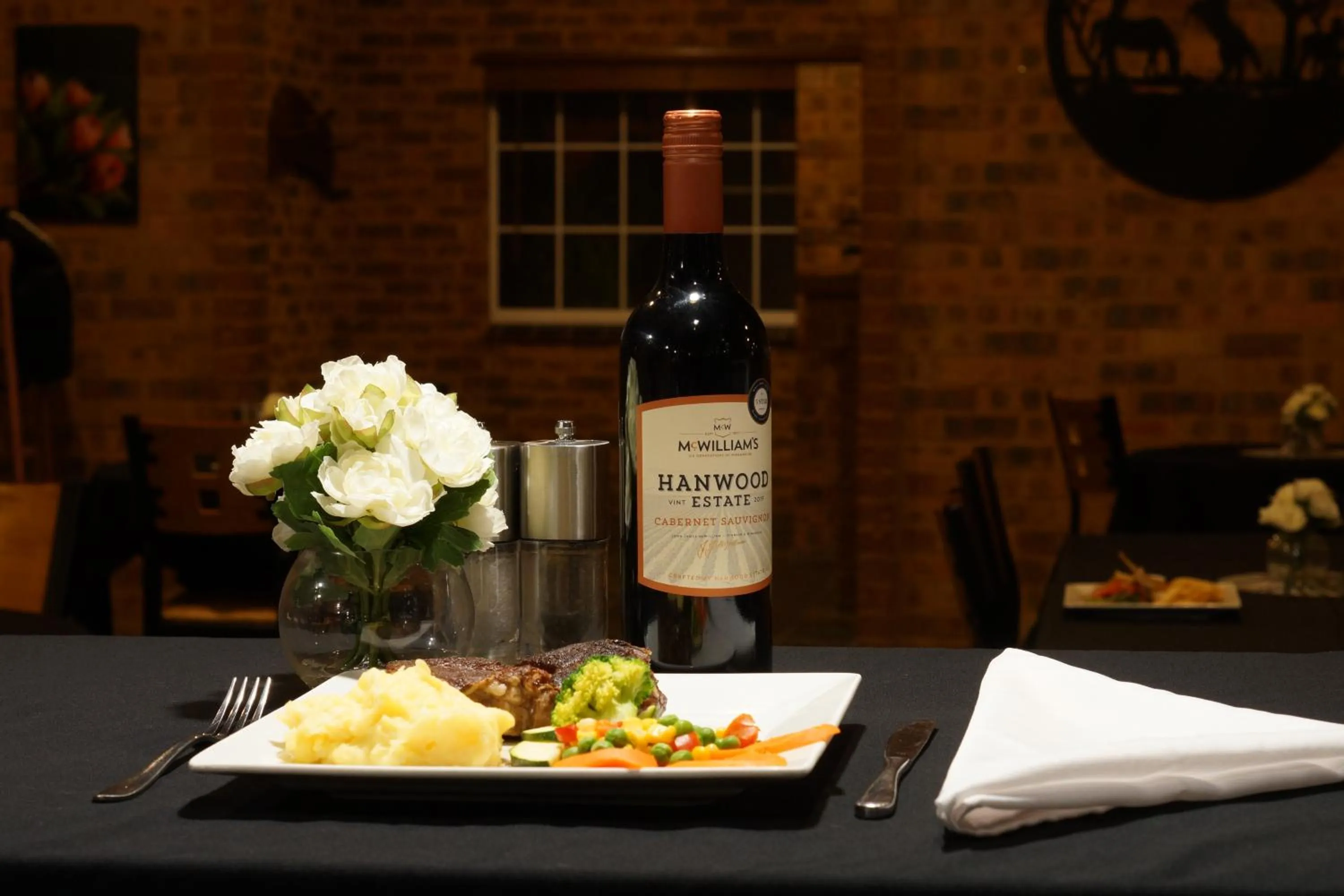 Dinner in Colonial Motor Inn