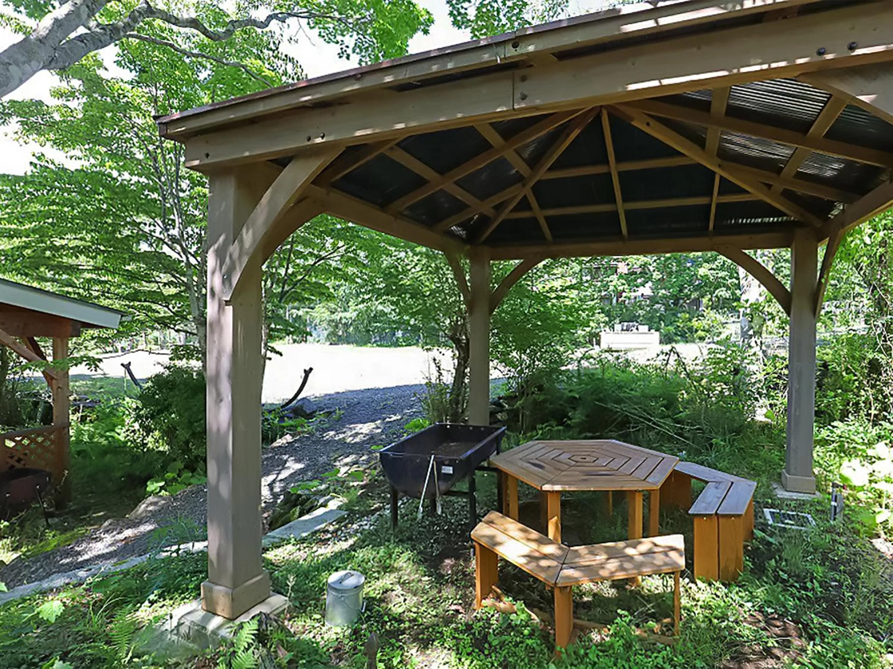 BBQ facilities in MOON GLOW