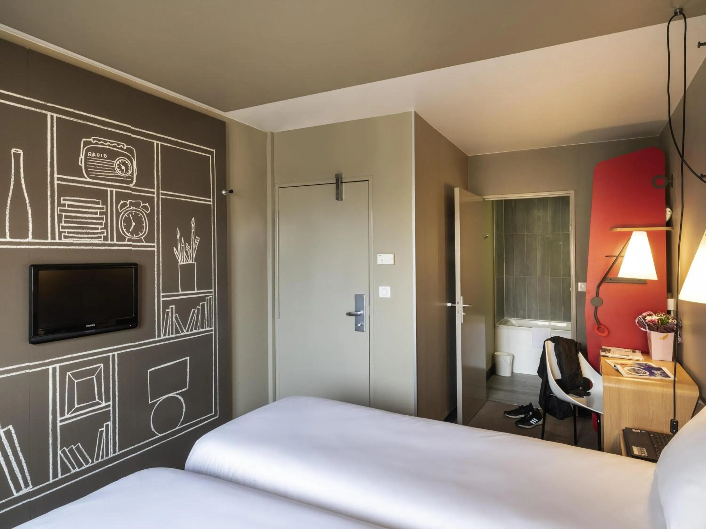 Bedroom, Bed in ibis Saint Gratien - Enghien-Les-Bains