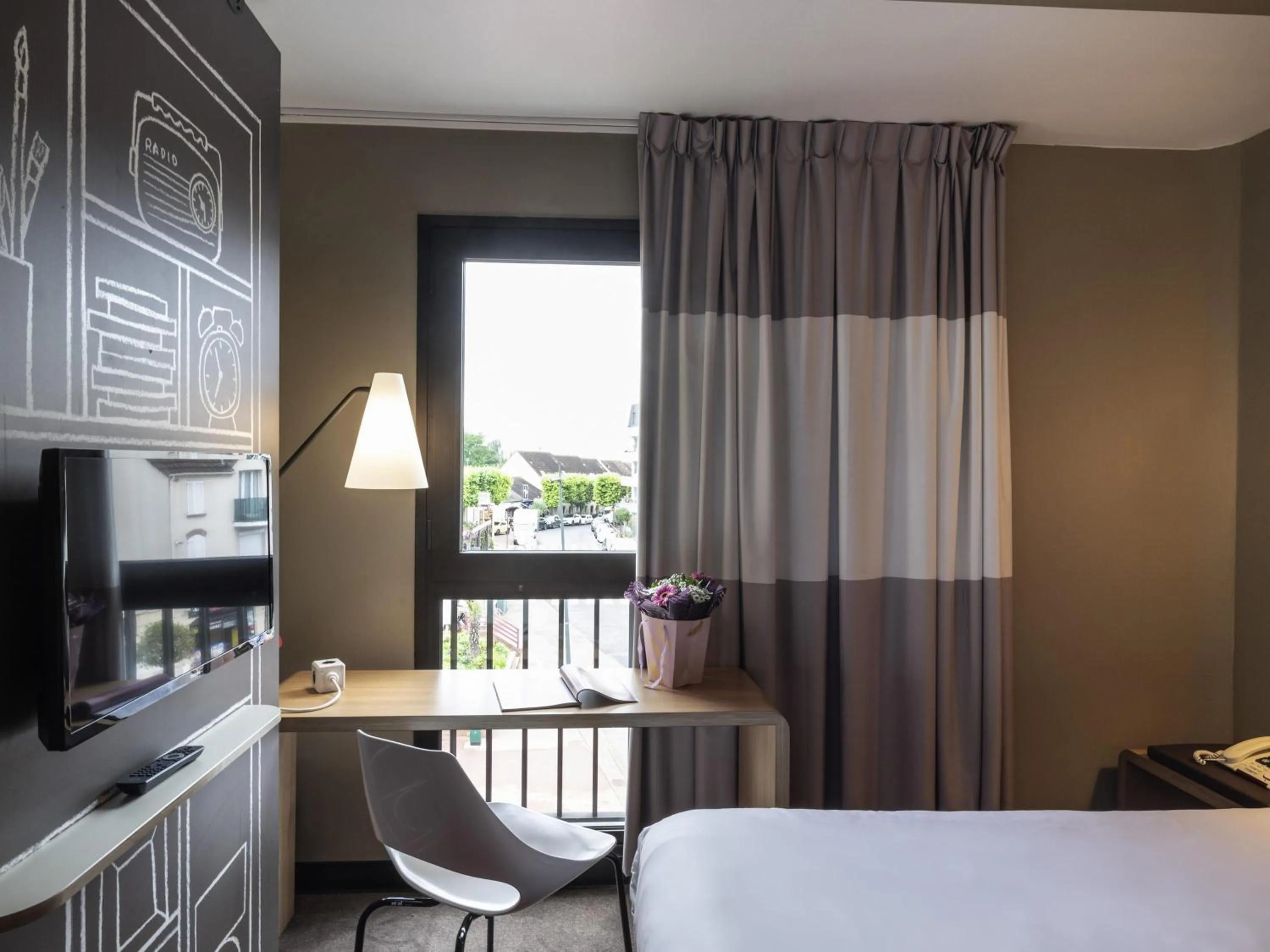 Bedroom, Bed in ibis Saint Gratien - Enghien-Les-Bains
