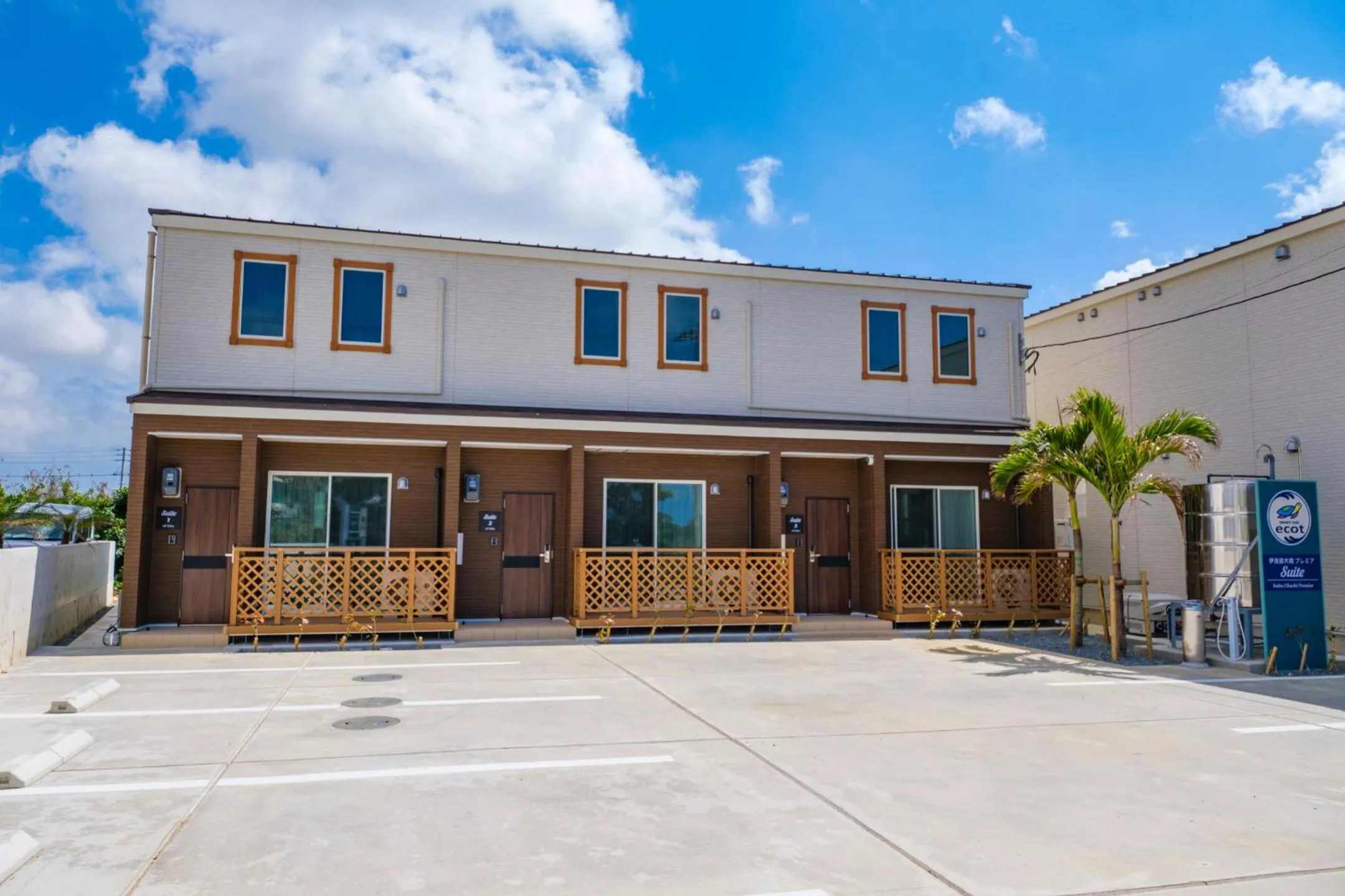 Property building in Ecot Irabu Bridge Premier