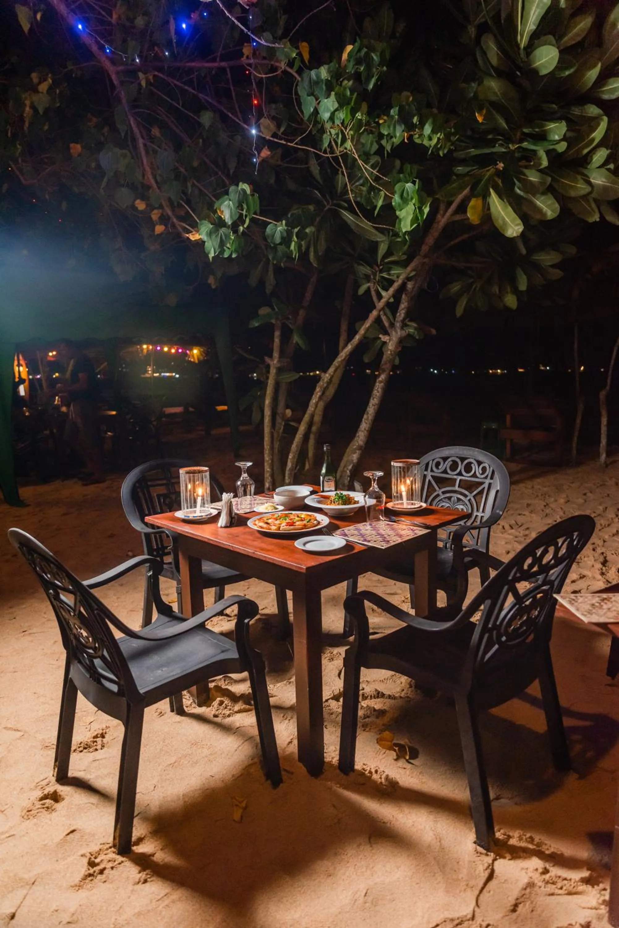 Restaurant/places to eat in Seaview Deepal villa