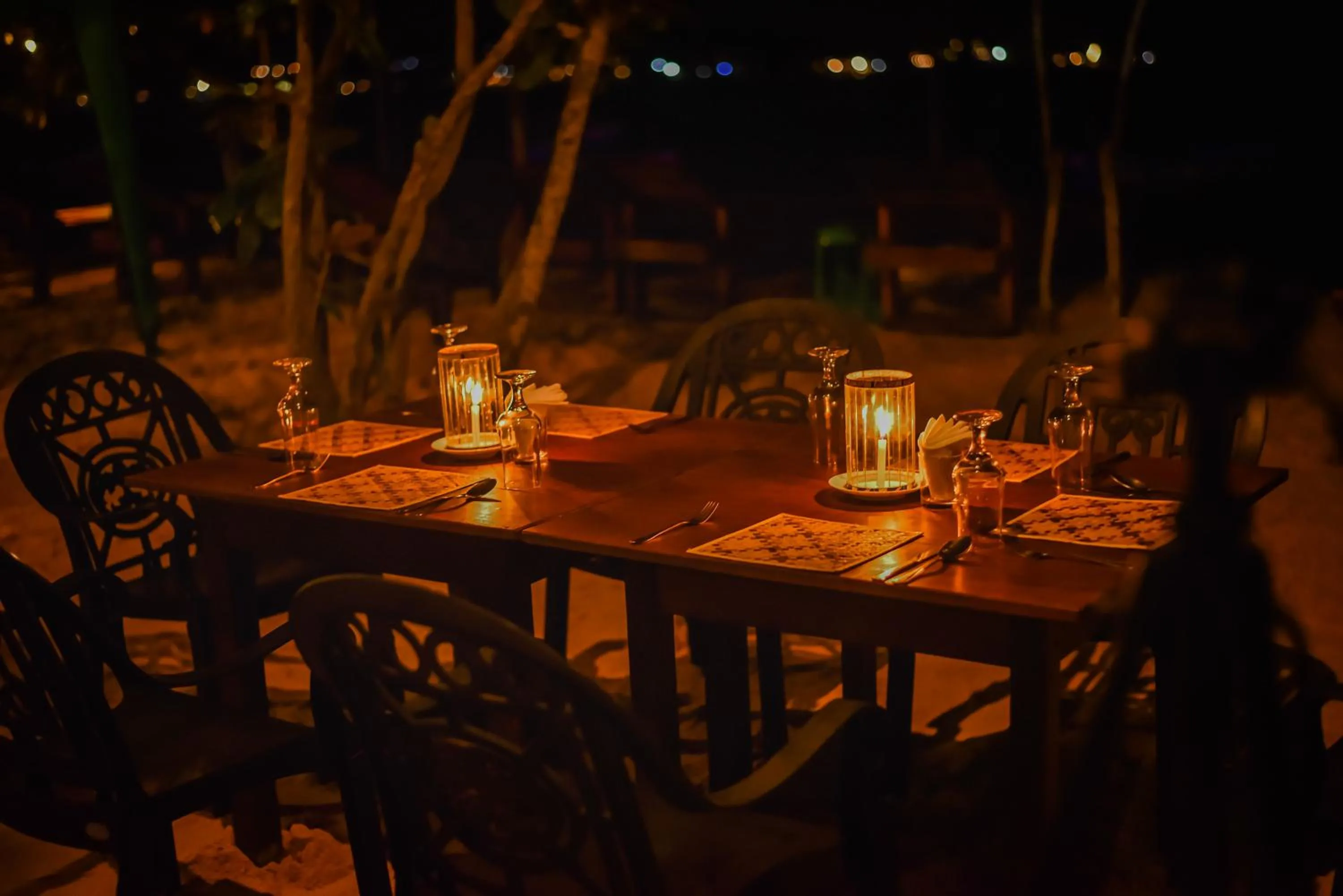 Restaurant/places to eat in Seaview Deepal villa
