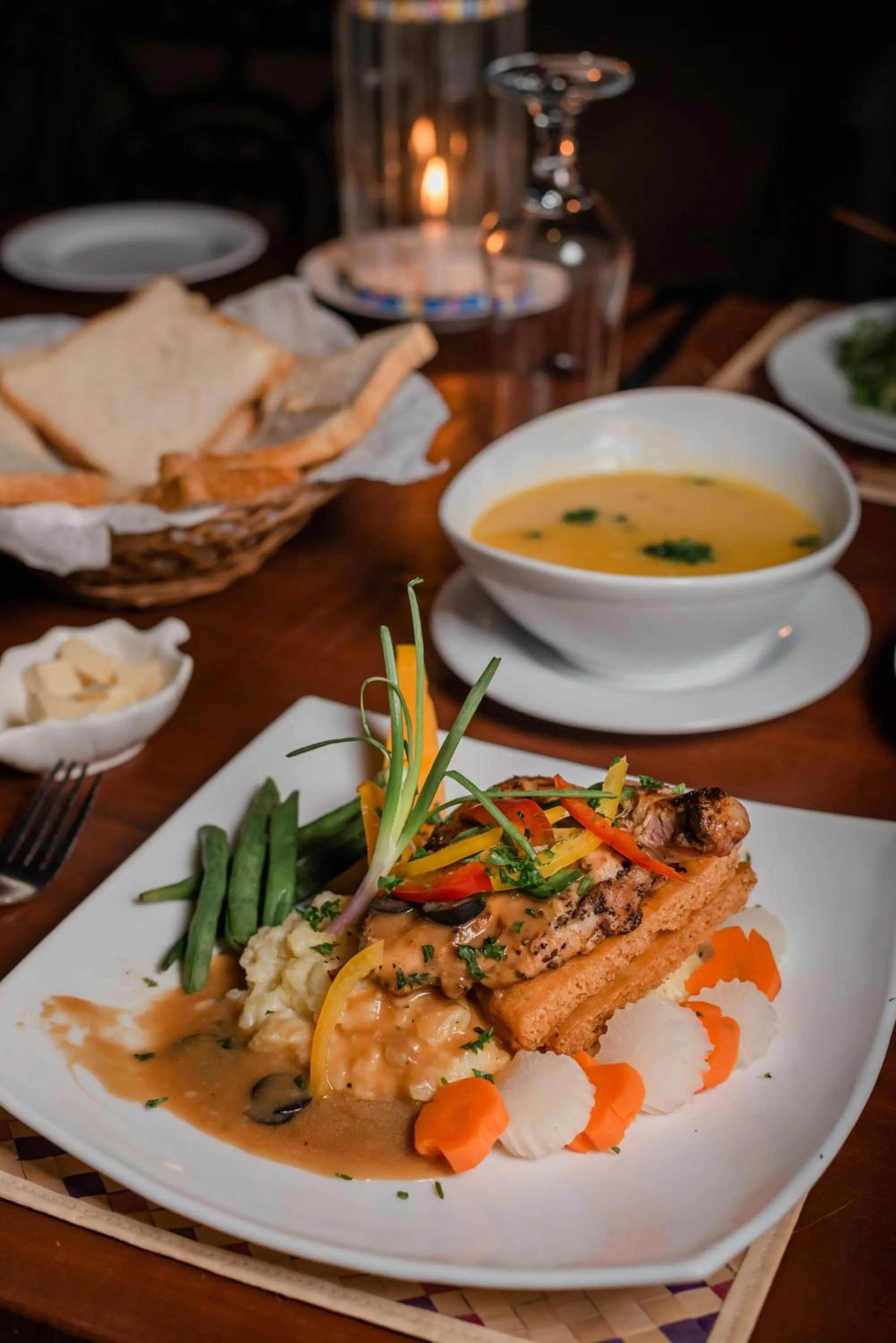 Food and drinks in Seaview Deepal villa