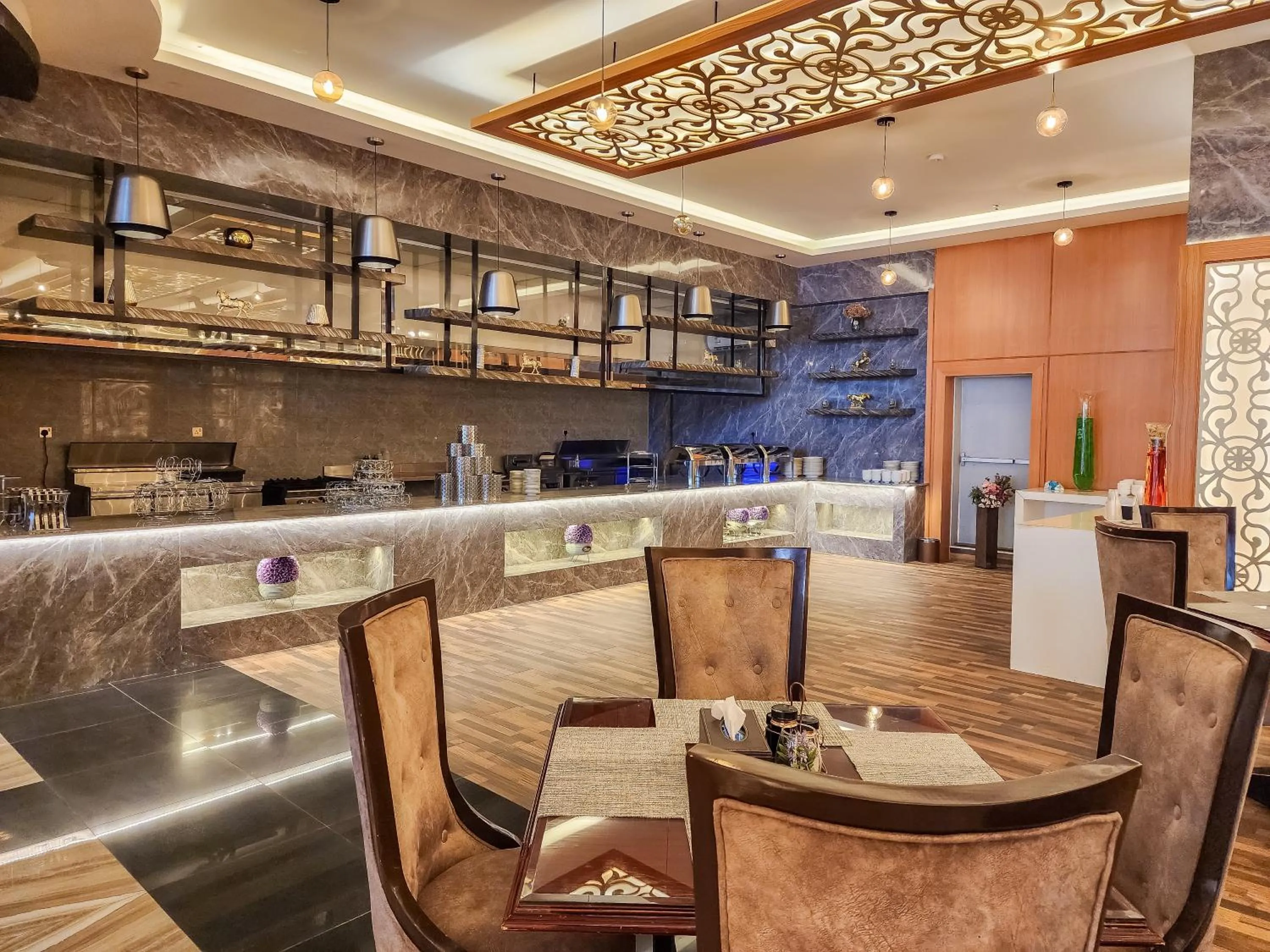Dining area in Holiday Al Khaleej Hotel