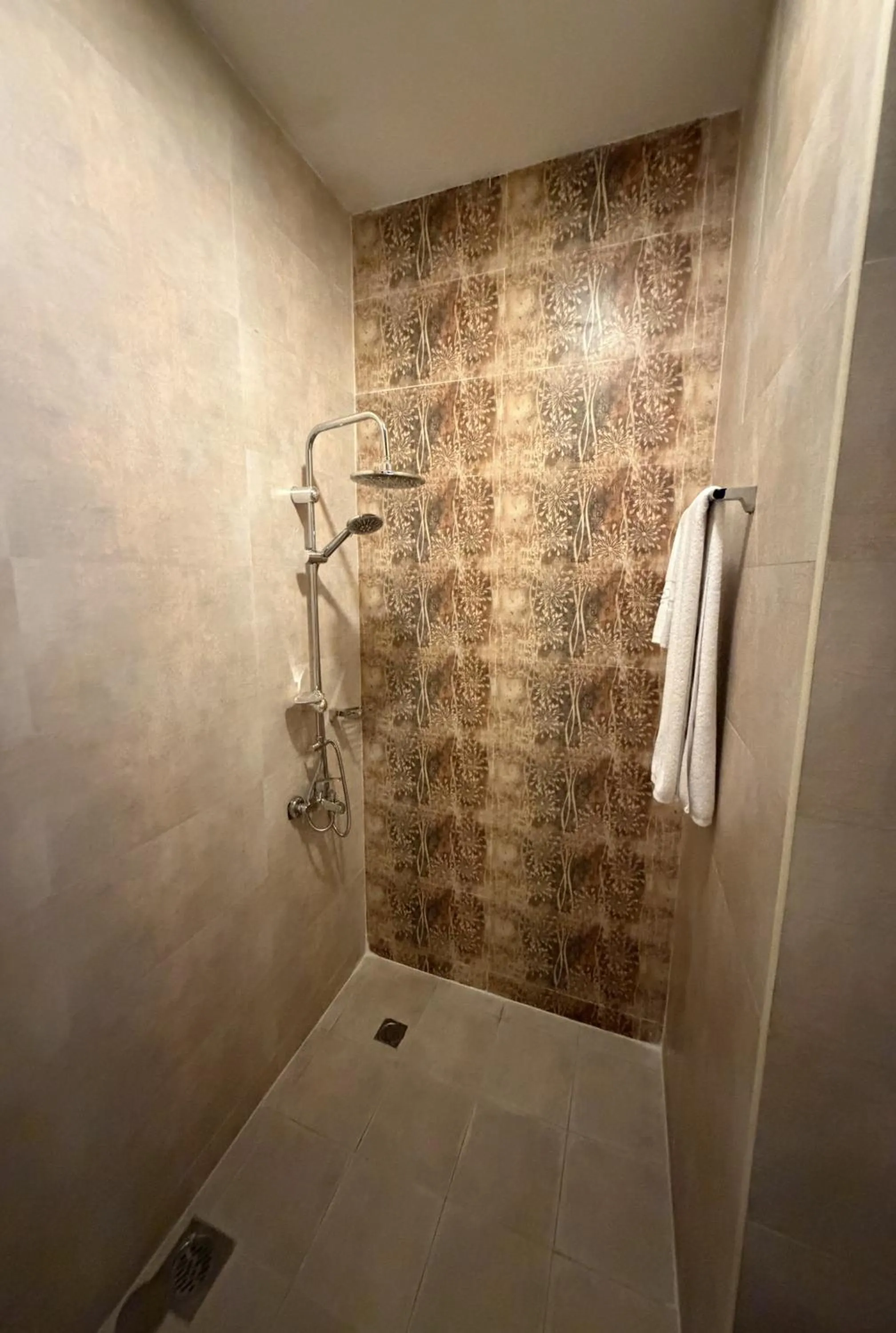 Bathroom in Holiday Al Khaleej Hotel