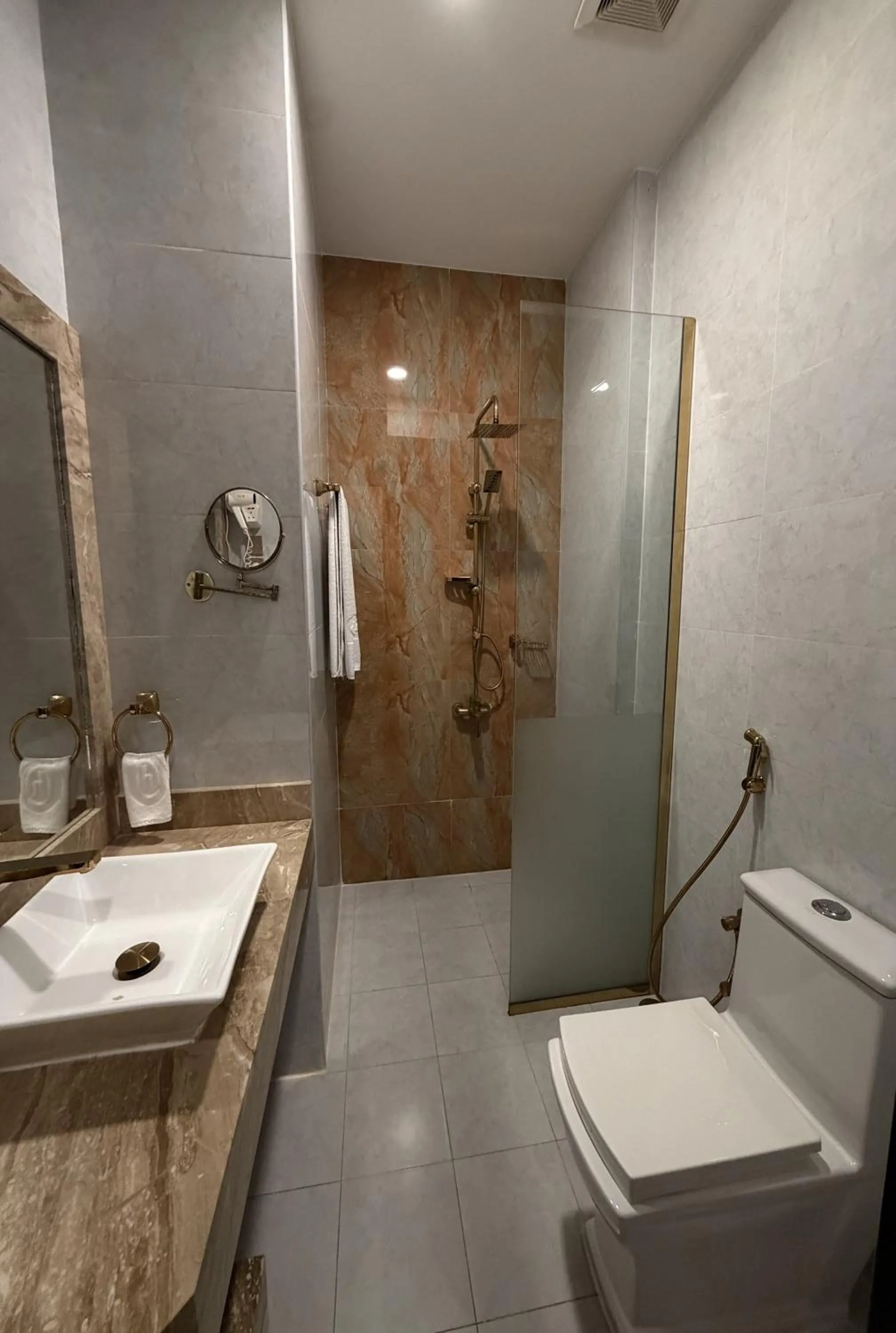 Bathroom in Holiday Al Khaleej Hotel