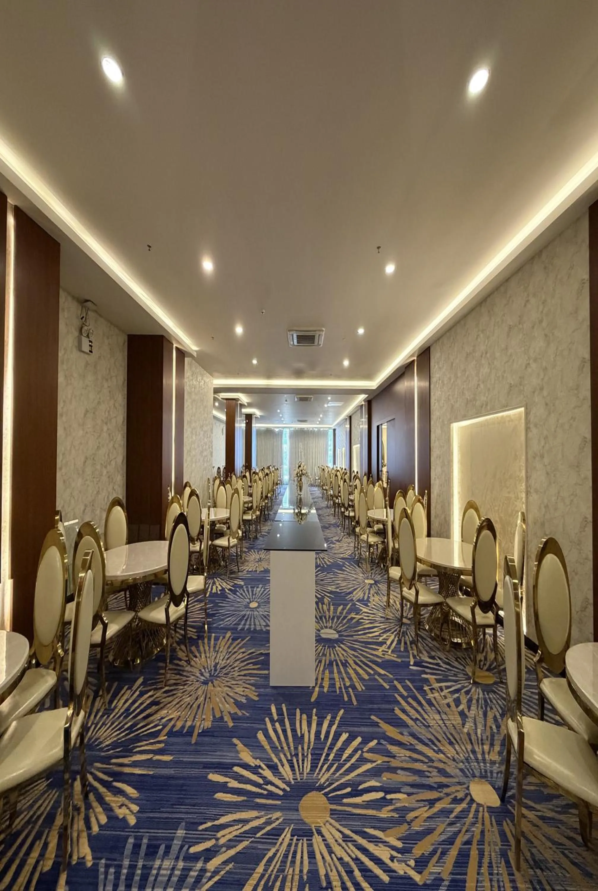 Seating area in Holiday Al Khaleej Hotel