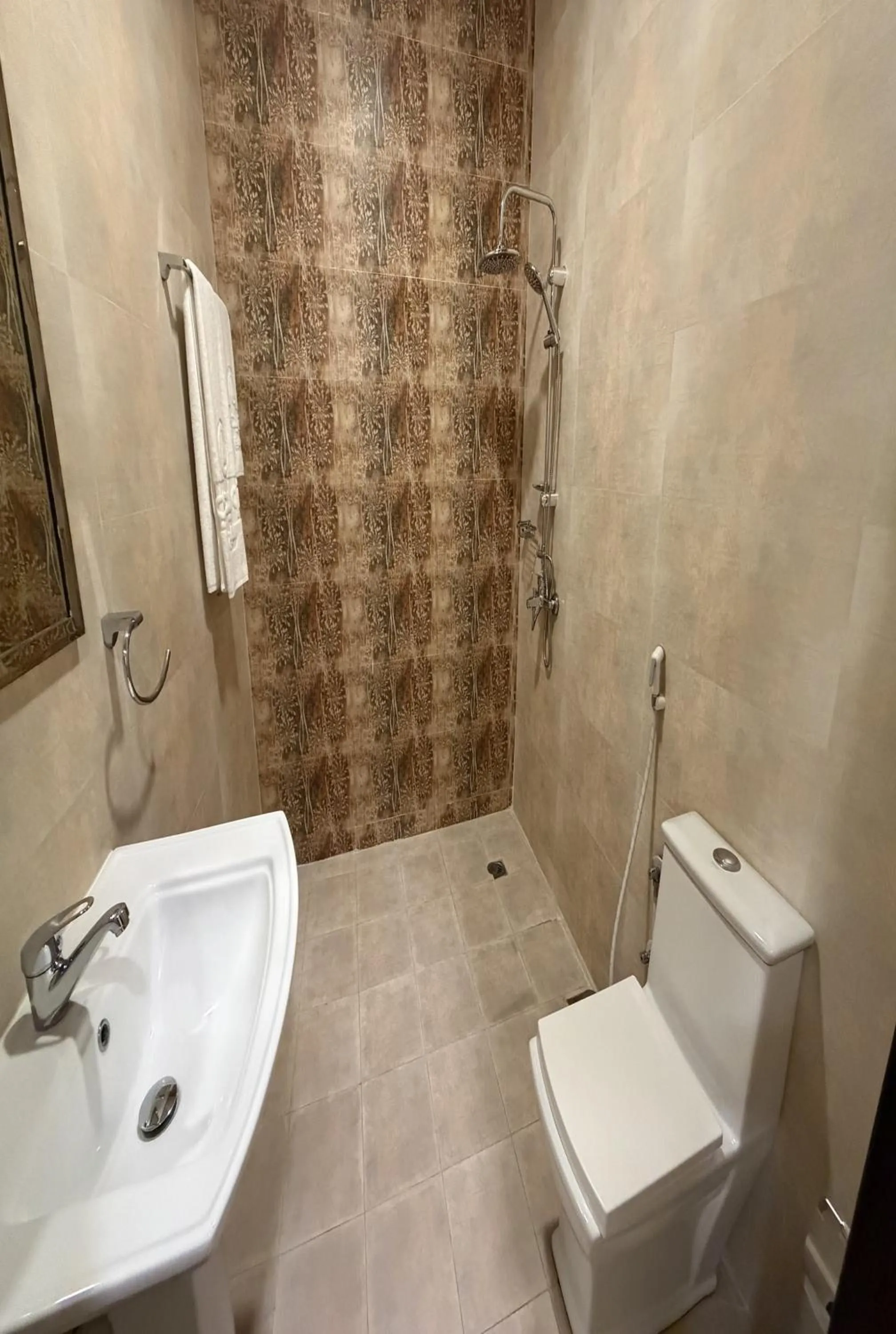 Bathroom in Holiday Al Khaleej Hotel