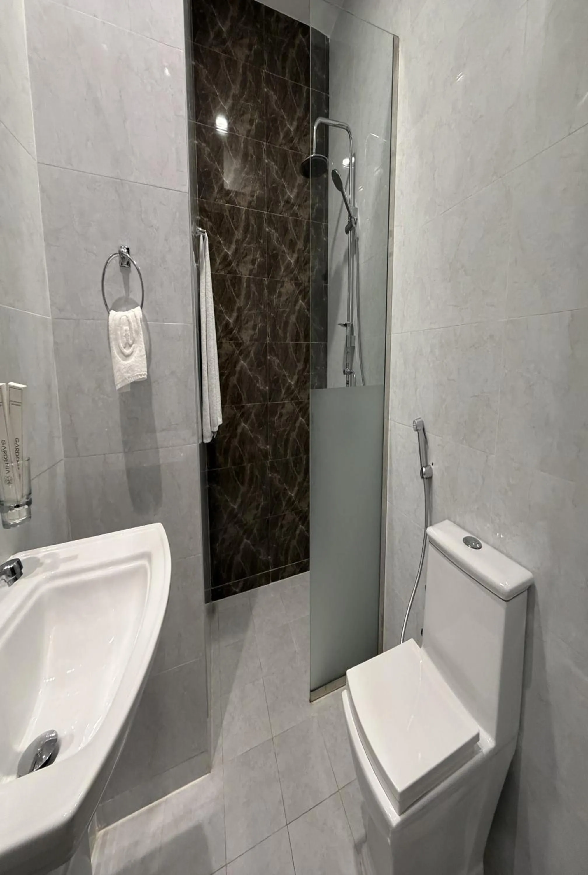 Bathroom in Holiday Al Khaleej Hotel