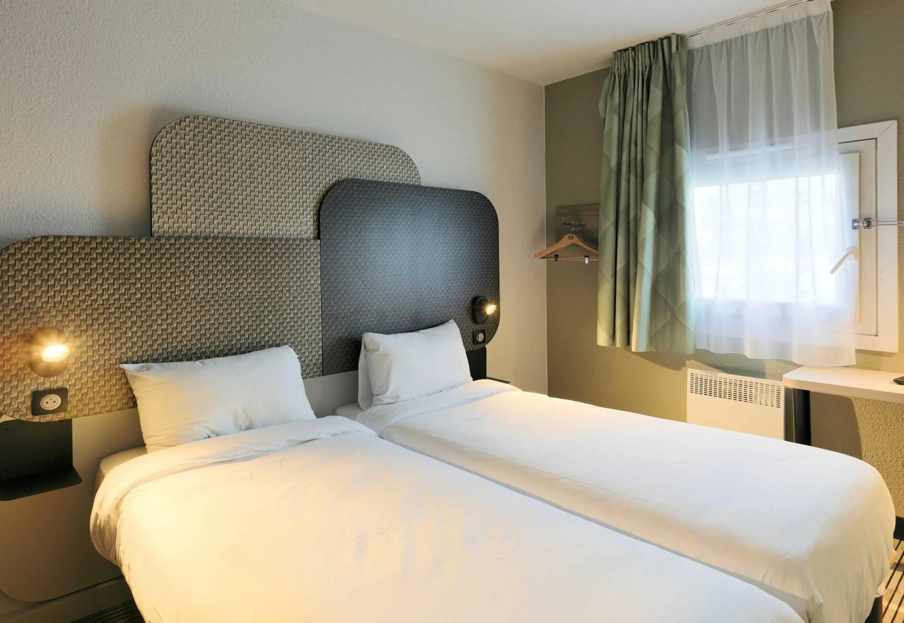 Bedroom, Bed in B&B HOTEL Cergy Pierrelaye