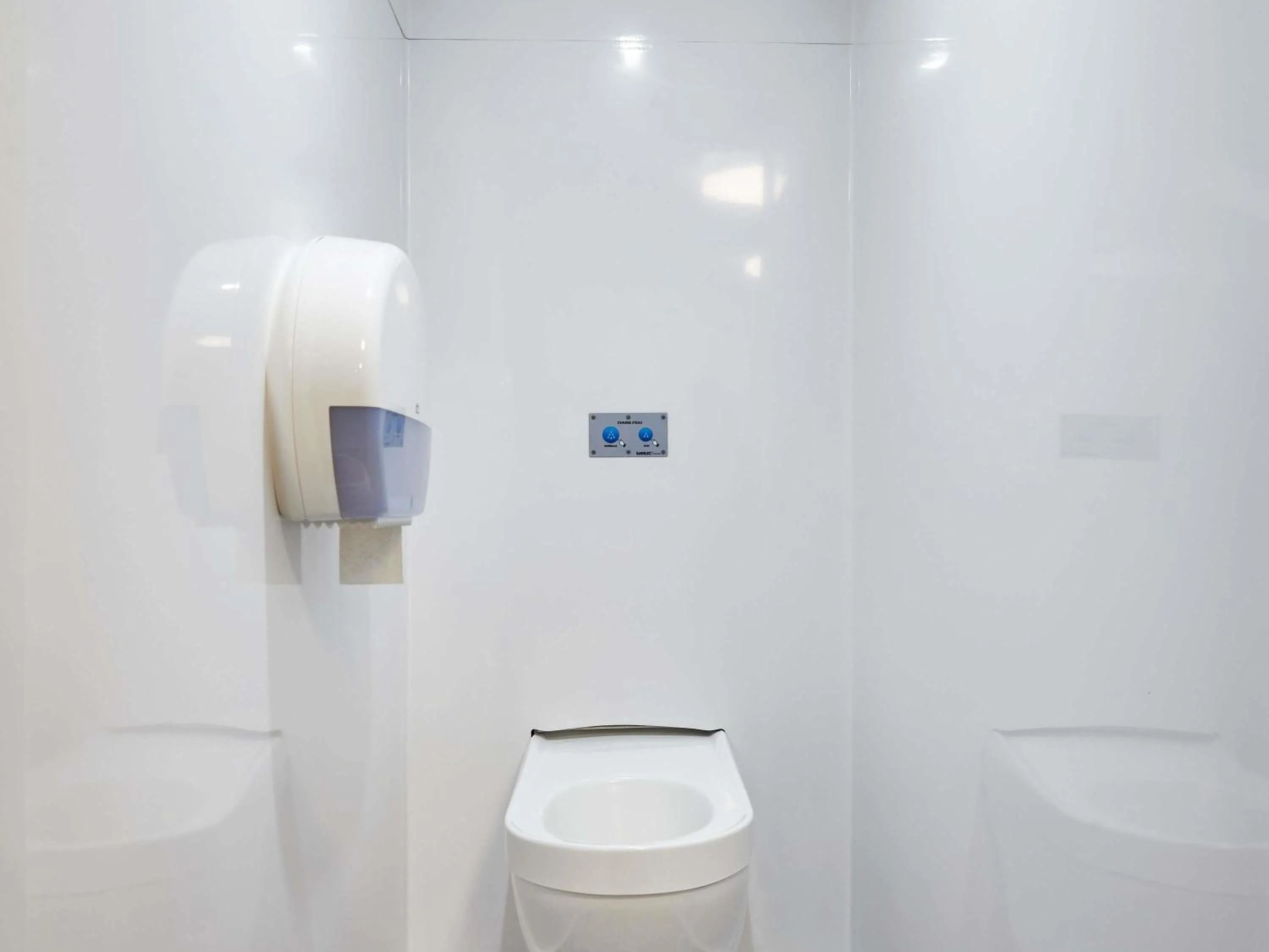 Property building in hotelF1 Evreux Sud