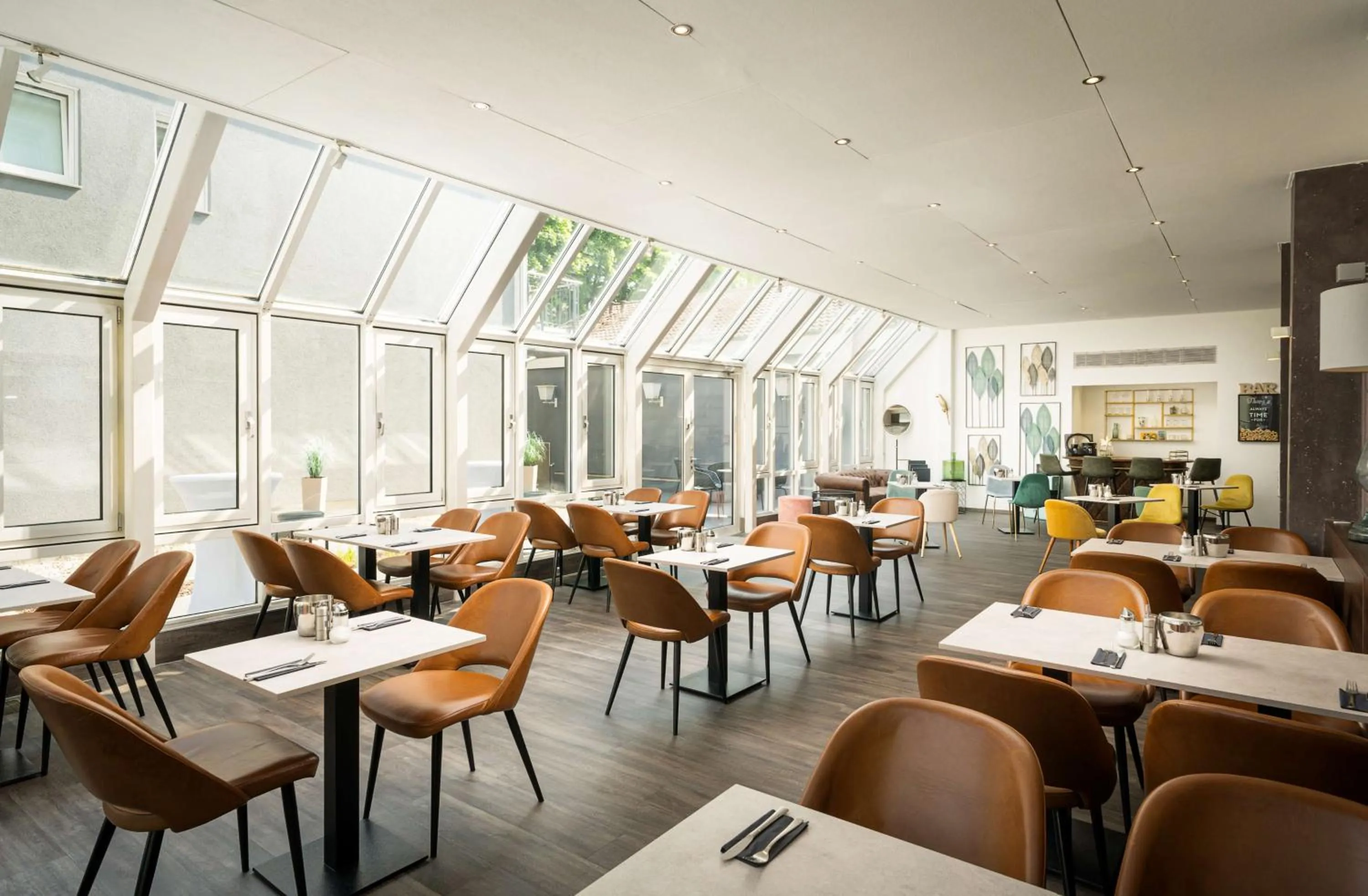 Restaurant/places to eat in ANA Living Karlsruhe by Arthotel ANA
