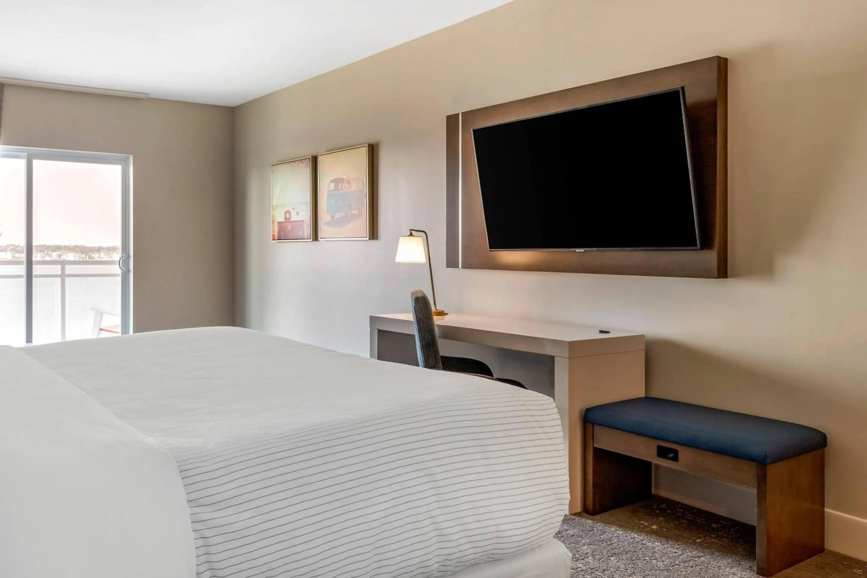Bedroom, Bed in Cambria Hotel Ocean City - Bayfront