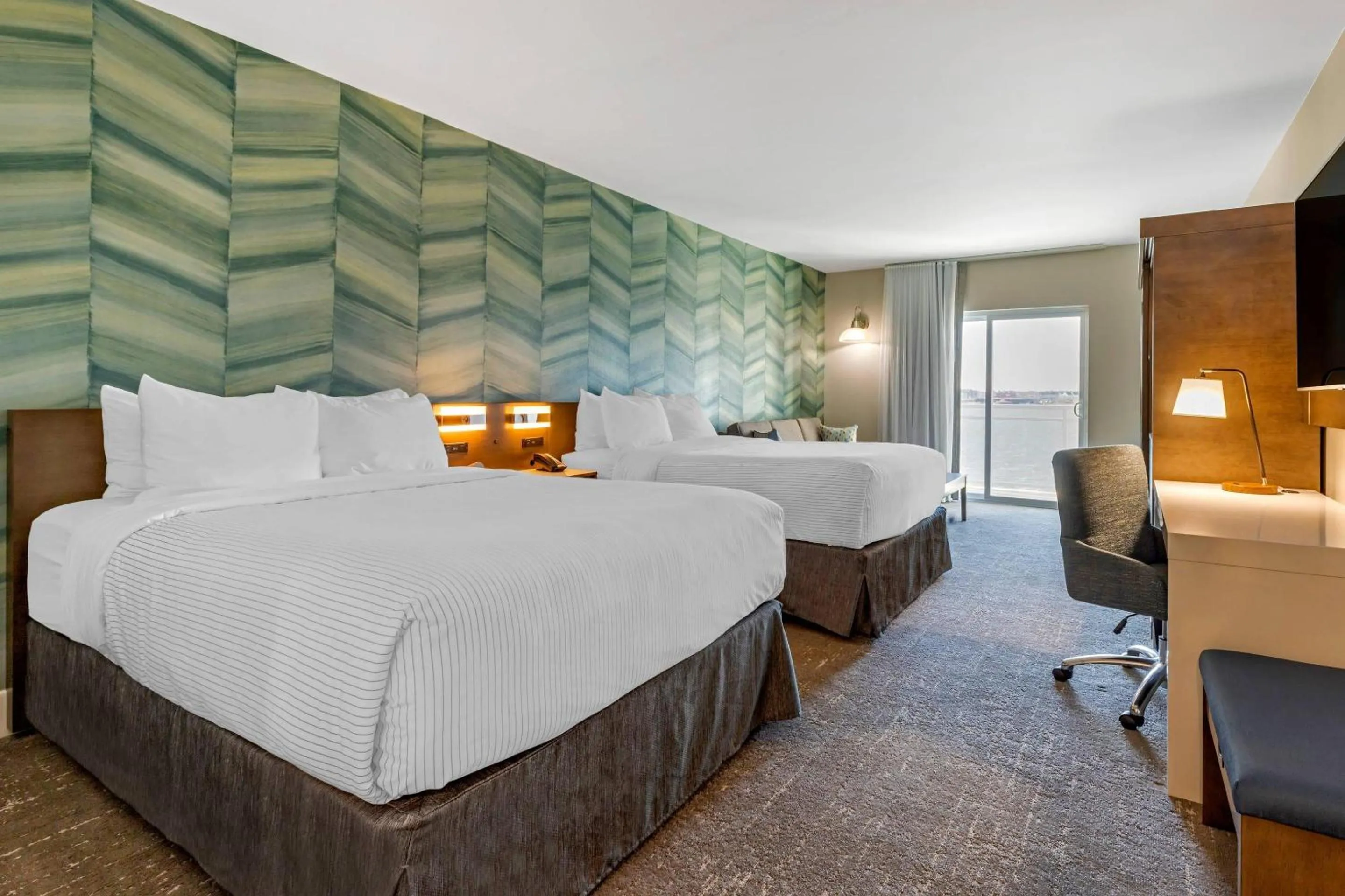 Bedroom, Bed in Cambria Hotel Ocean City - Bayfront