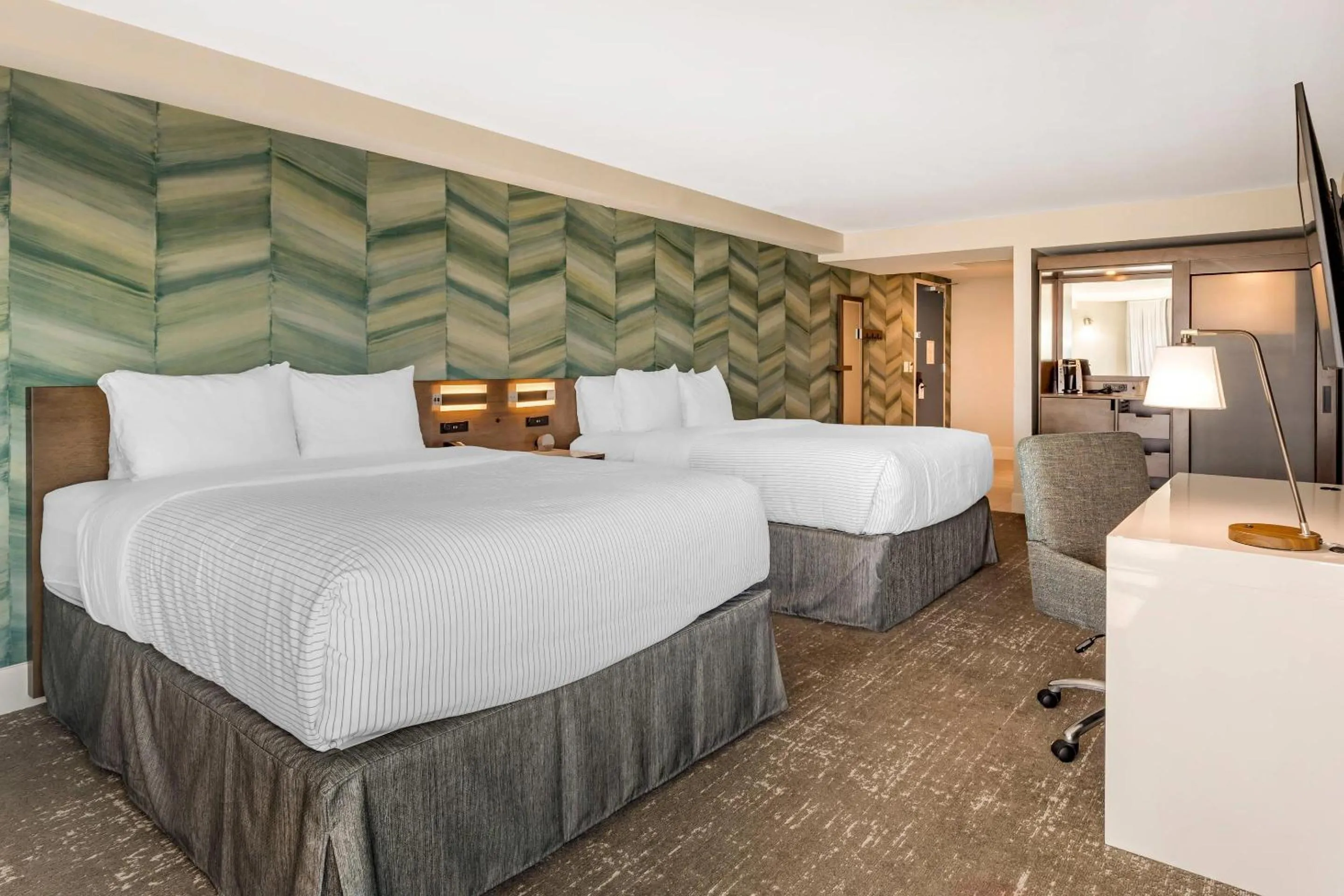 Bedroom, Bed in Cambria Hotel Ocean City - Bayfront