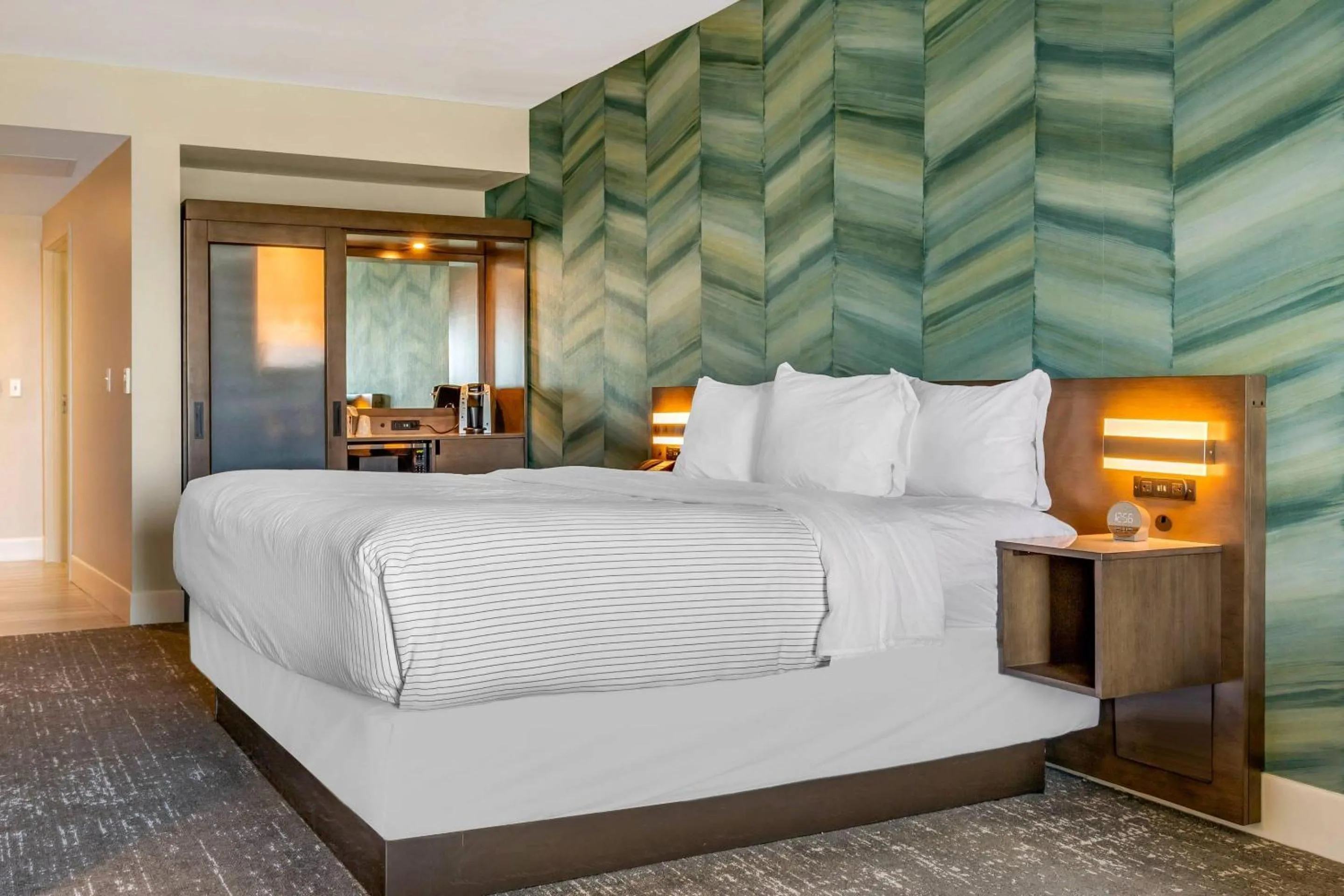 Bedroom, Bed in Cambria Hotel Ocean City - Bayfront