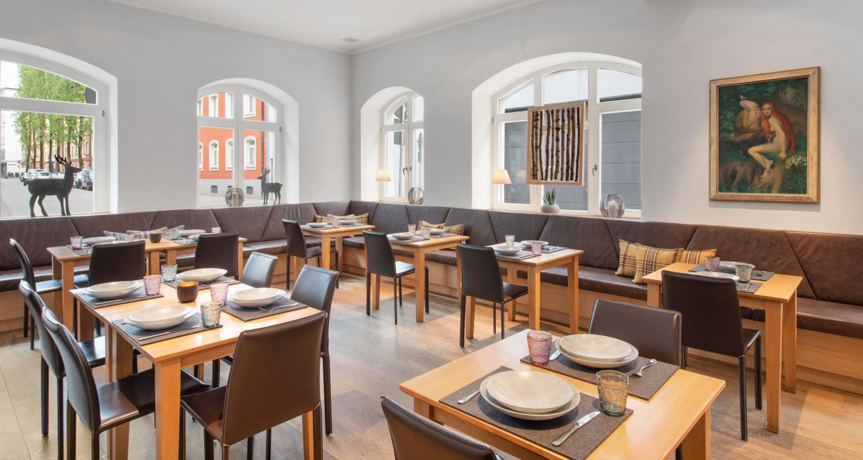 Restaurant/places to eat in Alpen Hotel München