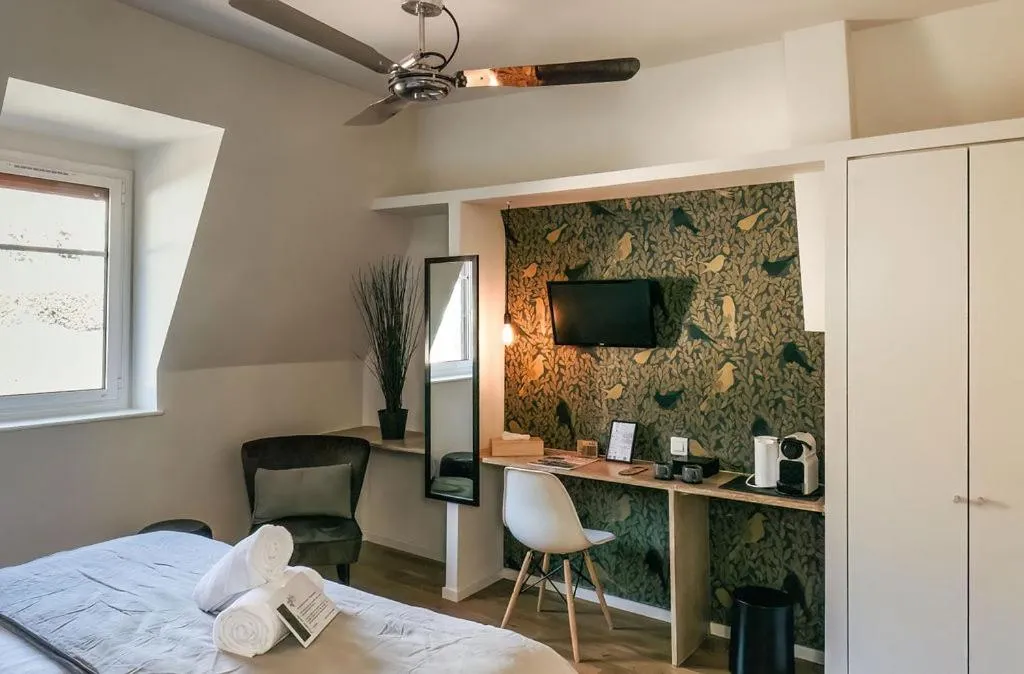 Bed in Hotel Restaurant La Musardiere