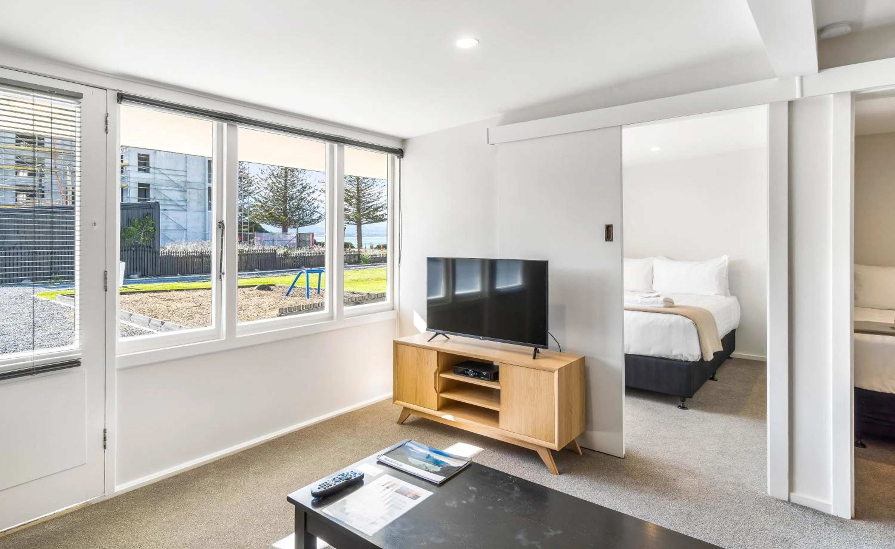 TV and multimedia, Bed in Kaikoura Beach Motel